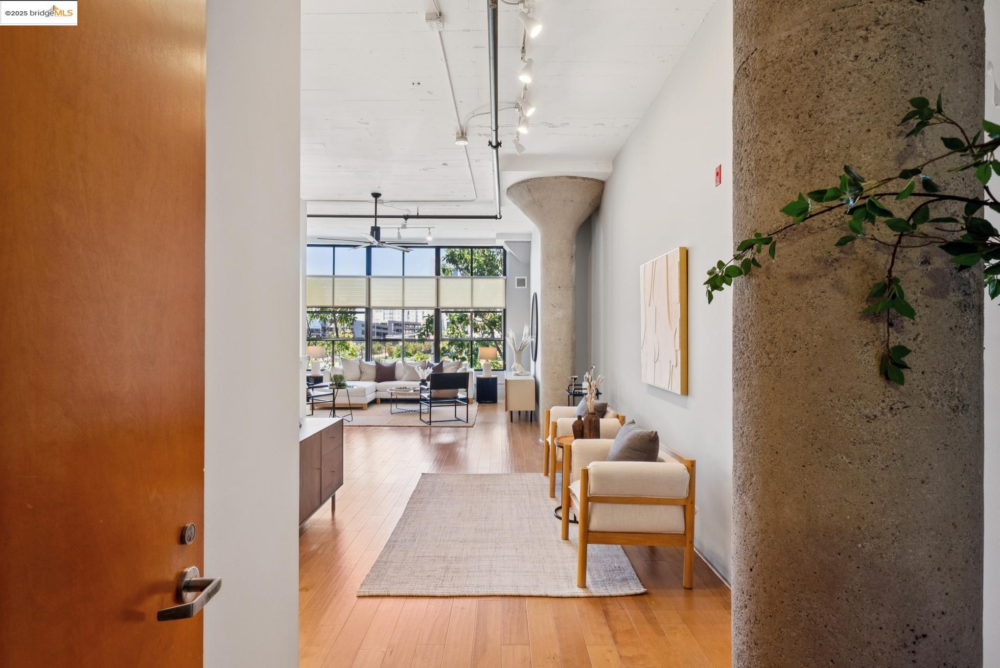 Detail Gallery Image 3 of 38 For 1500 Park Ave. #212,  Emeryville,  CA 94608 - 2 Beds | 2 Baths