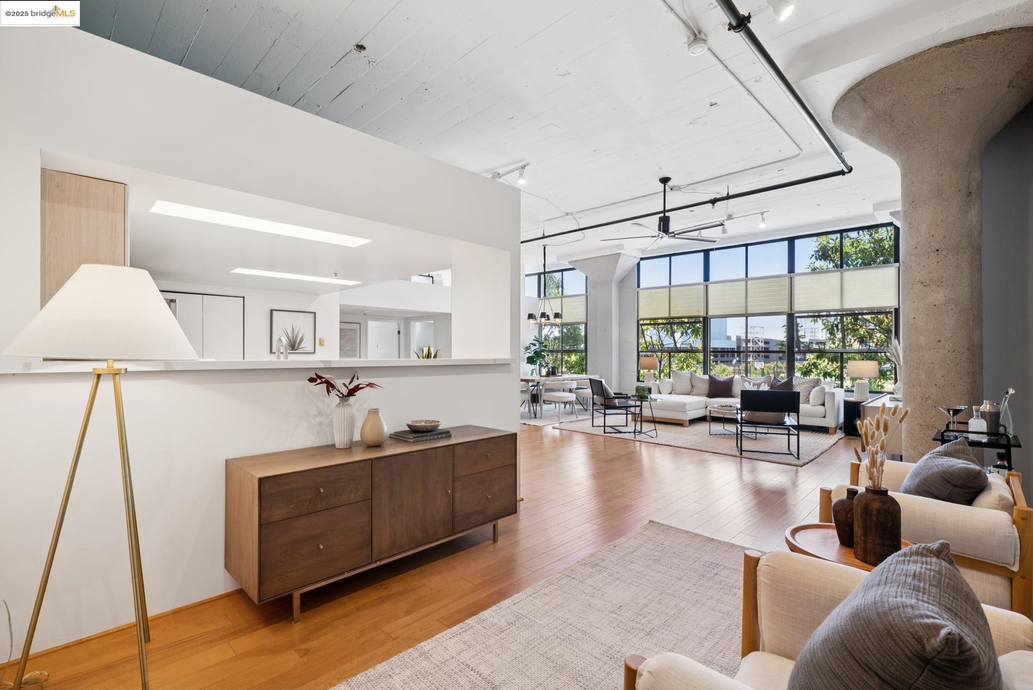 Detail Gallery Image 4 of 38 For 1500 Park Ave. #212,  Emeryville,  CA 94608 - 2 Beds | 2 Baths