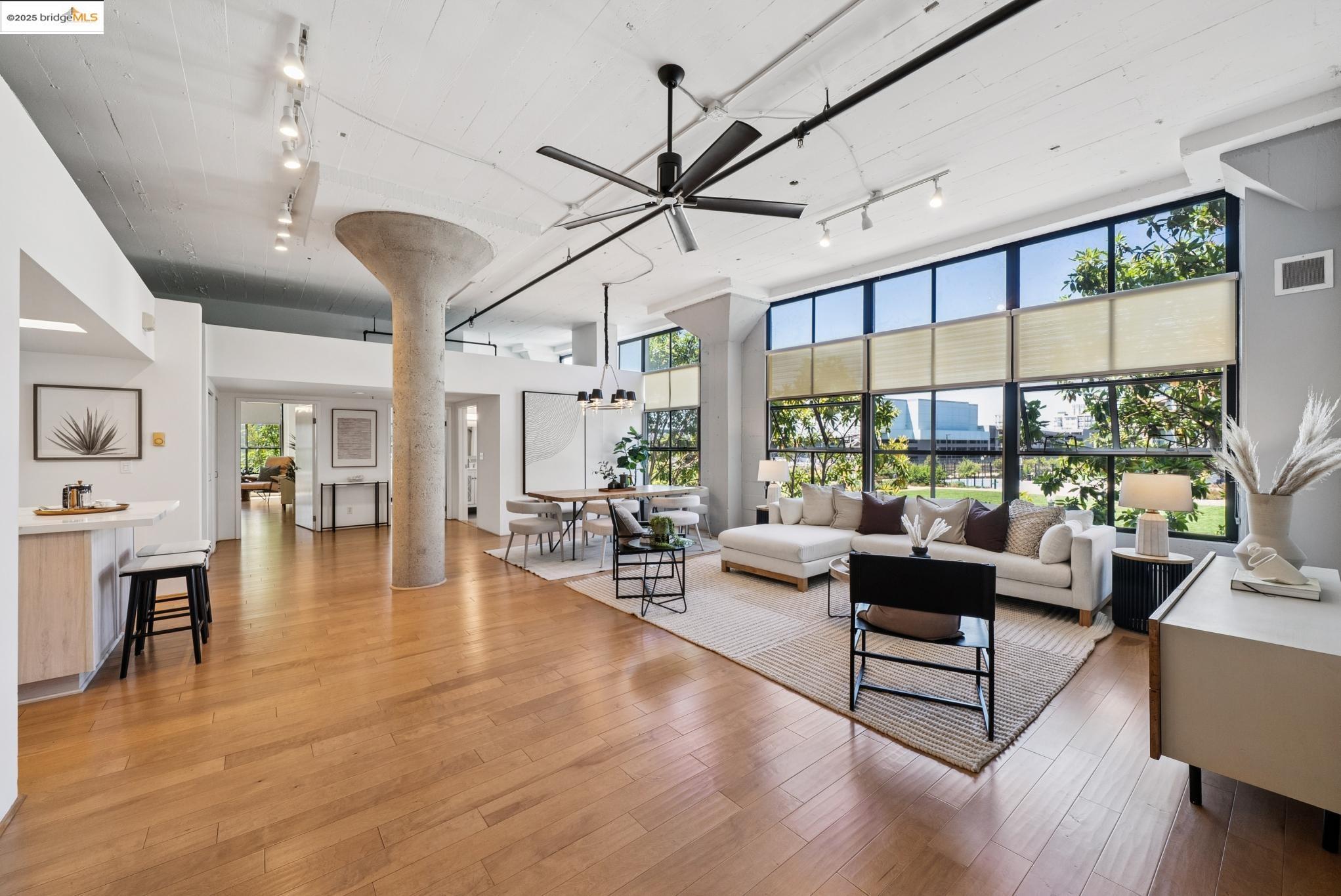 Detail Gallery Image 5 of 38 For 1500 Park Ave. #212,  Emeryville,  CA 94608 - 2 Beds | 2 Baths