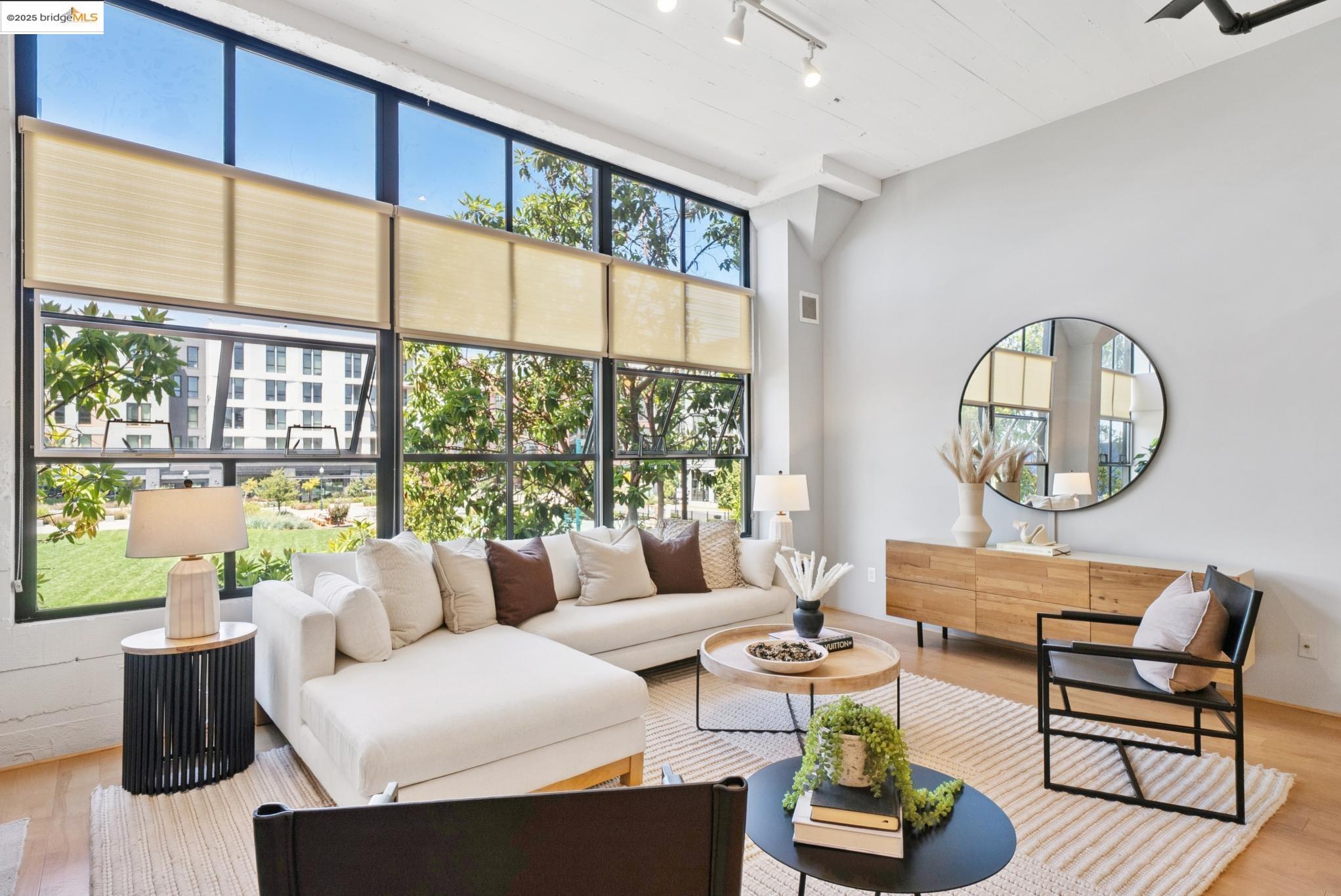 Detail Gallery Image 7 of 38 For 1500 Park Ave. #212,  Emeryville,  CA 94608 - 2 Beds | 2 Baths