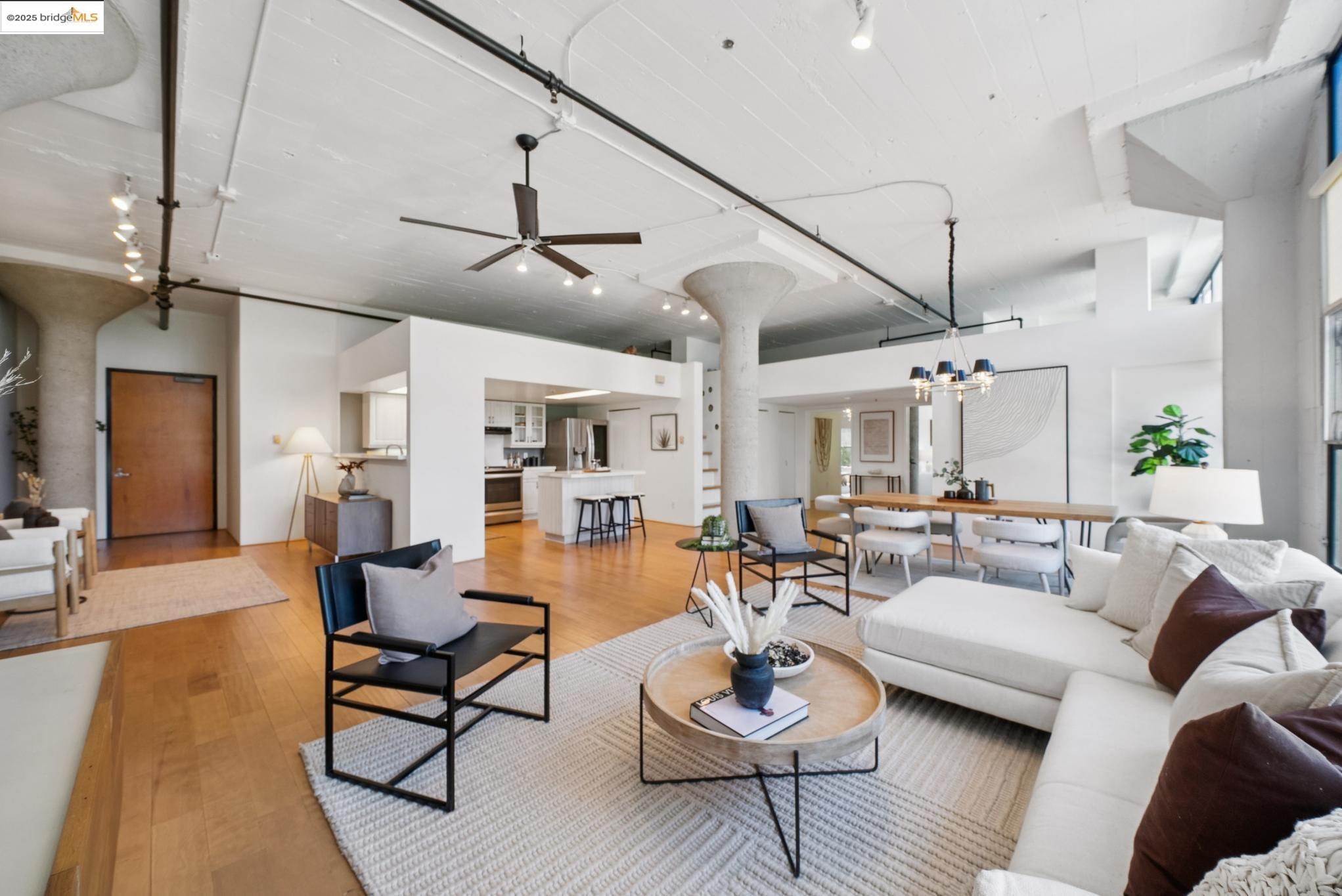 Detail Gallery Image 8 of 38 For 1500 Park Ave. #212,  Emeryville,  CA 94608 - 2 Beds | 2 Baths