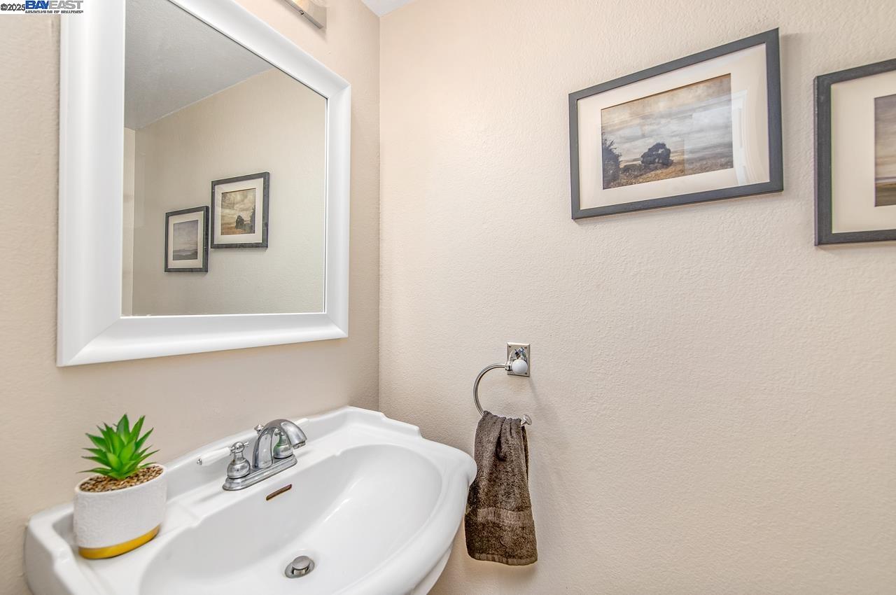 Detail Gallery Image 14 of 33 For 3732 Carrigan Cmn, Livermore,  CA 94550 - 2 Beds | 1/1 Baths
