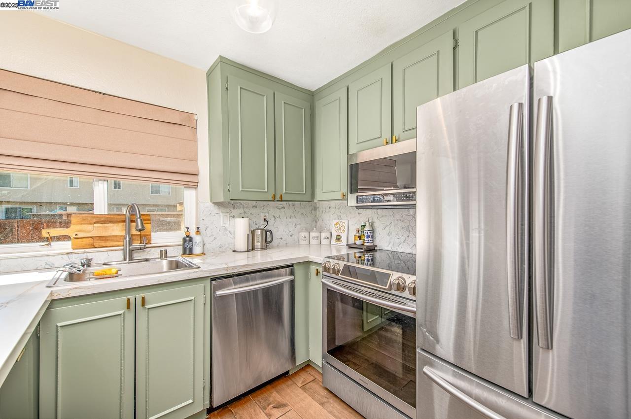 Detail Gallery Image 9 of 33 For 3732 Carrigan Cmn, Livermore,  CA 94550 - 2 Beds | 1/1 Baths