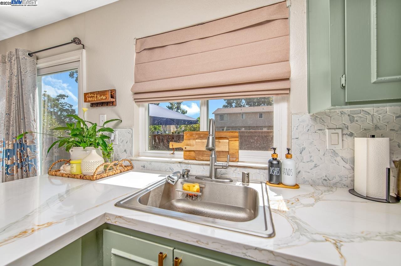 Detail Gallery Image 10 of 33 For 3732 Carrigan Cmn, Livermore,  CA 94550 - 2 Beds | 1/1 Baths