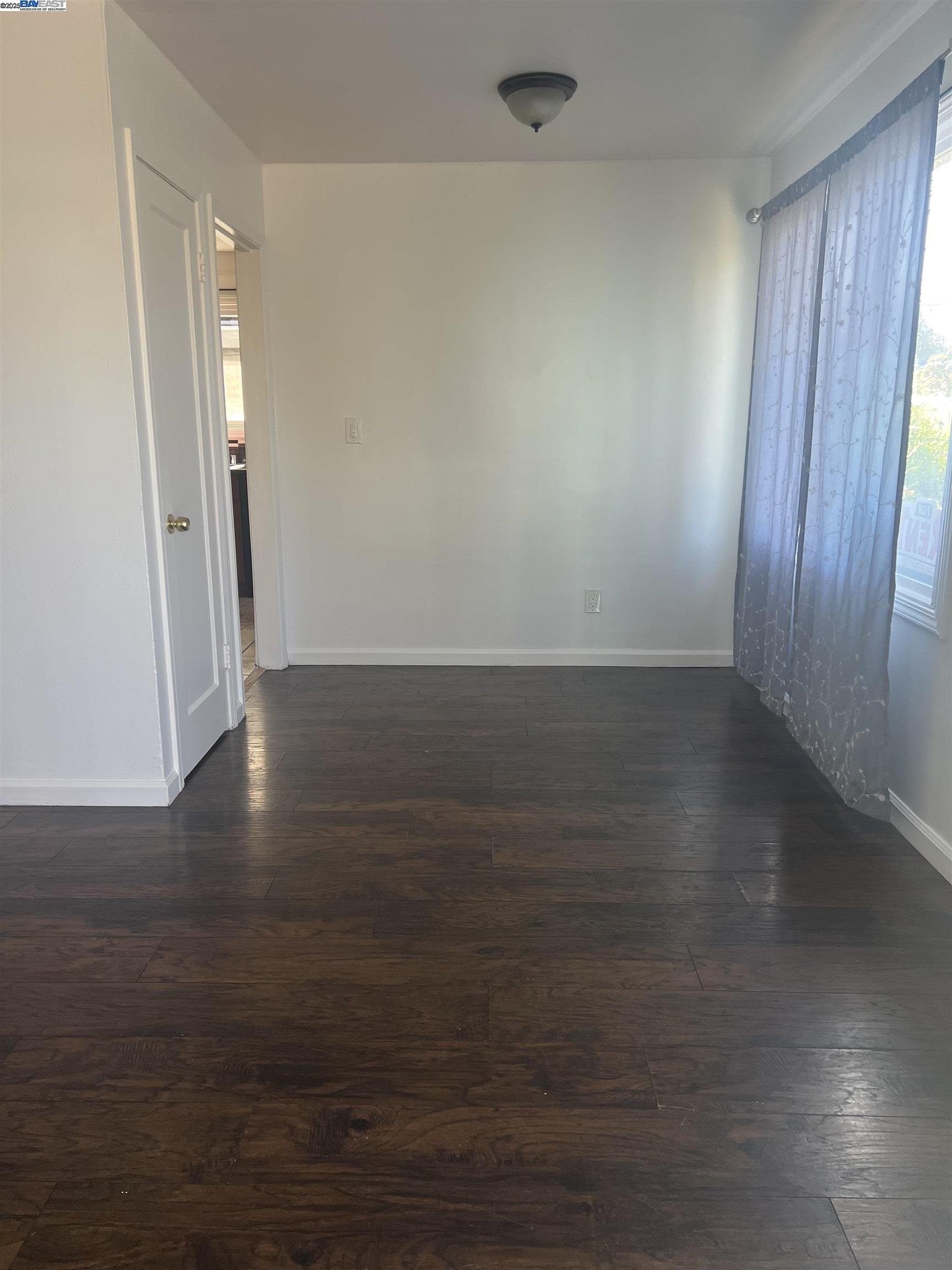 Detail Gallery Image 4 of 13 For 1610 Chanslor Ave, Richmond,  CA 94801 - 2 Beds | 1 Baths