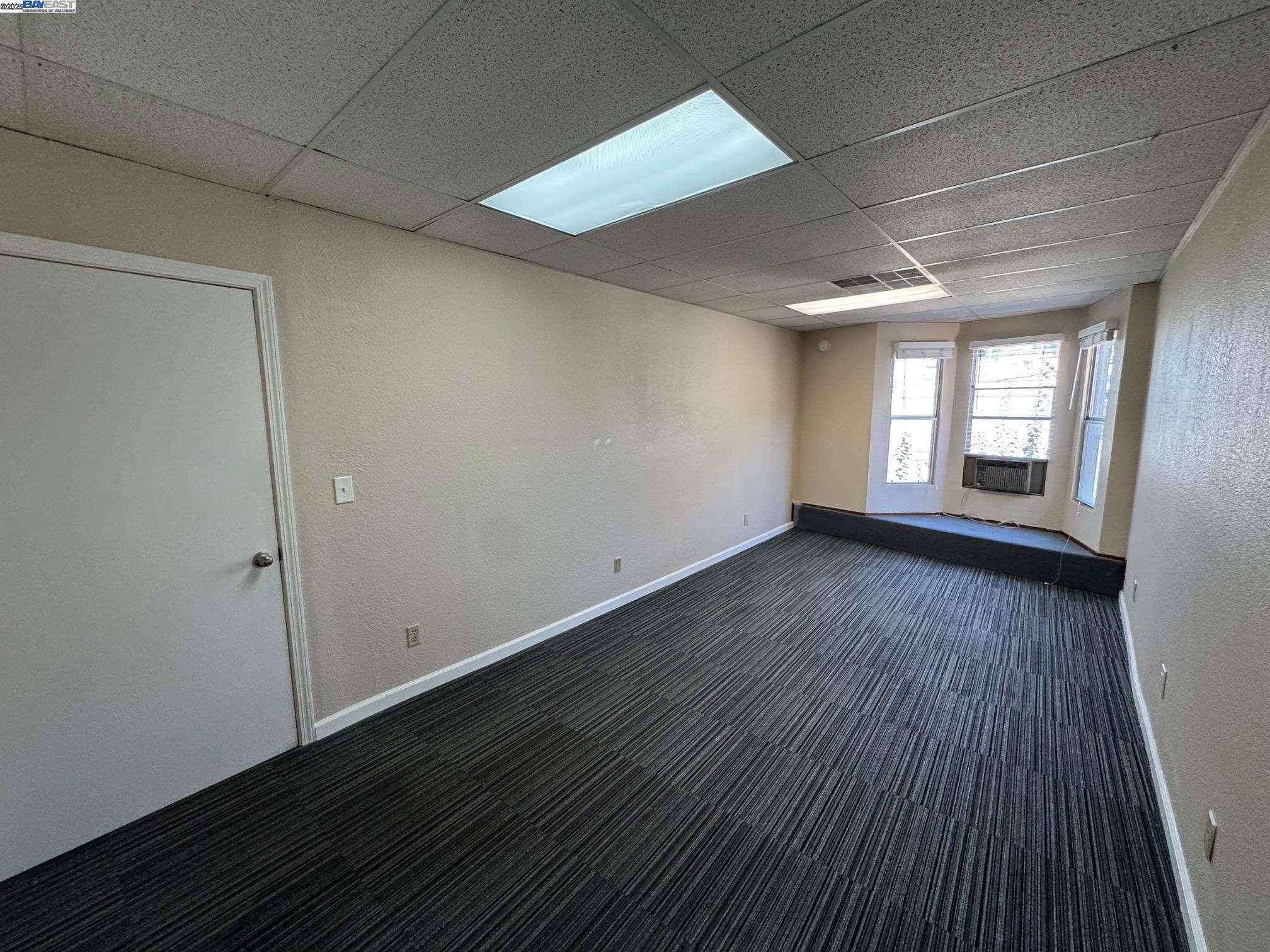 Detail Gallery Image 1 of 3 For 4601 Telegraph Ave 202, Oakland,  CA 94609 - – Beds | – Baths