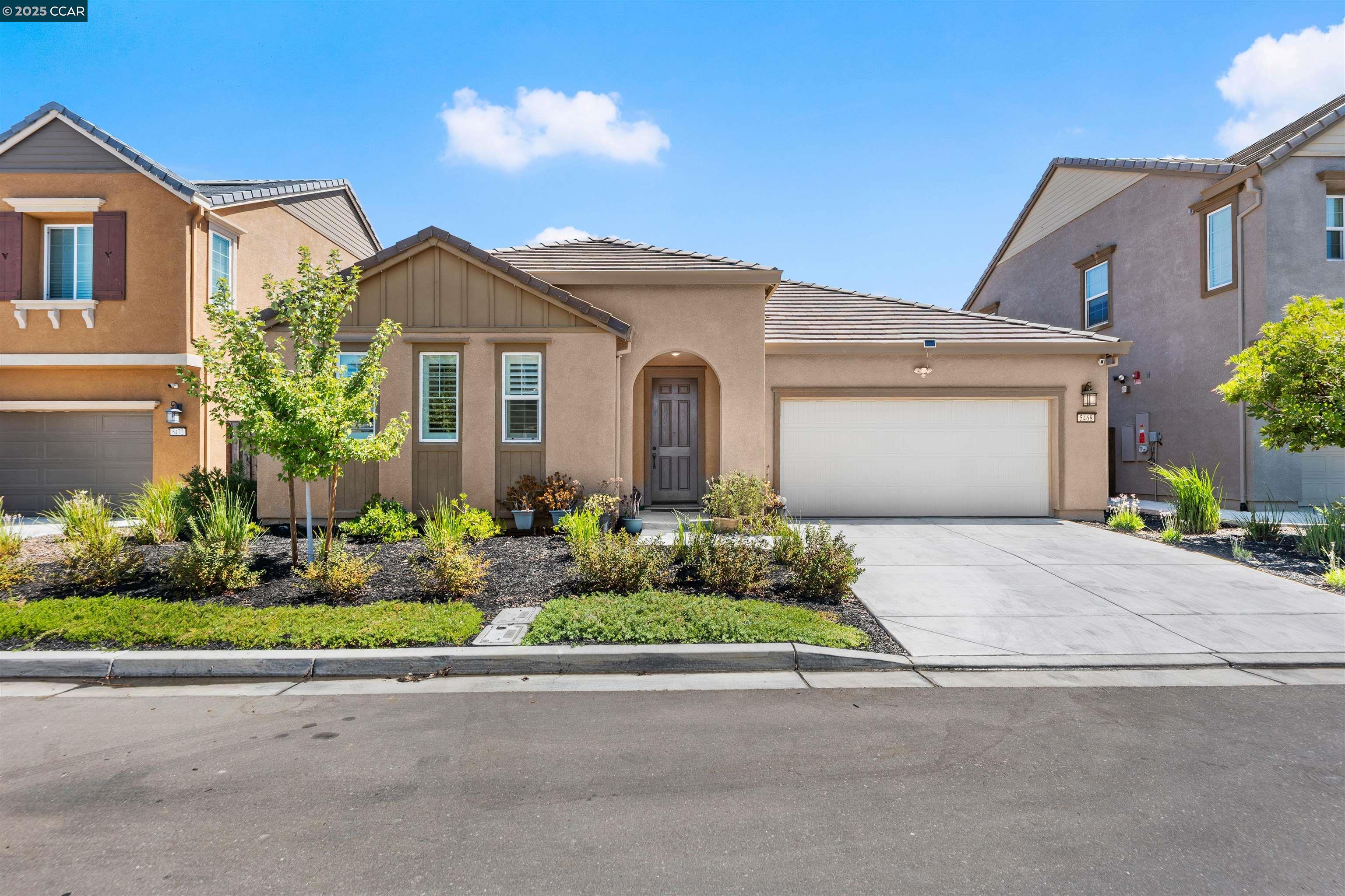 Detail Gallery Image 2 of 42 For 5468 Gallier Loop, Antioch,  CA 94531 - 3 Beds | 2 Baths