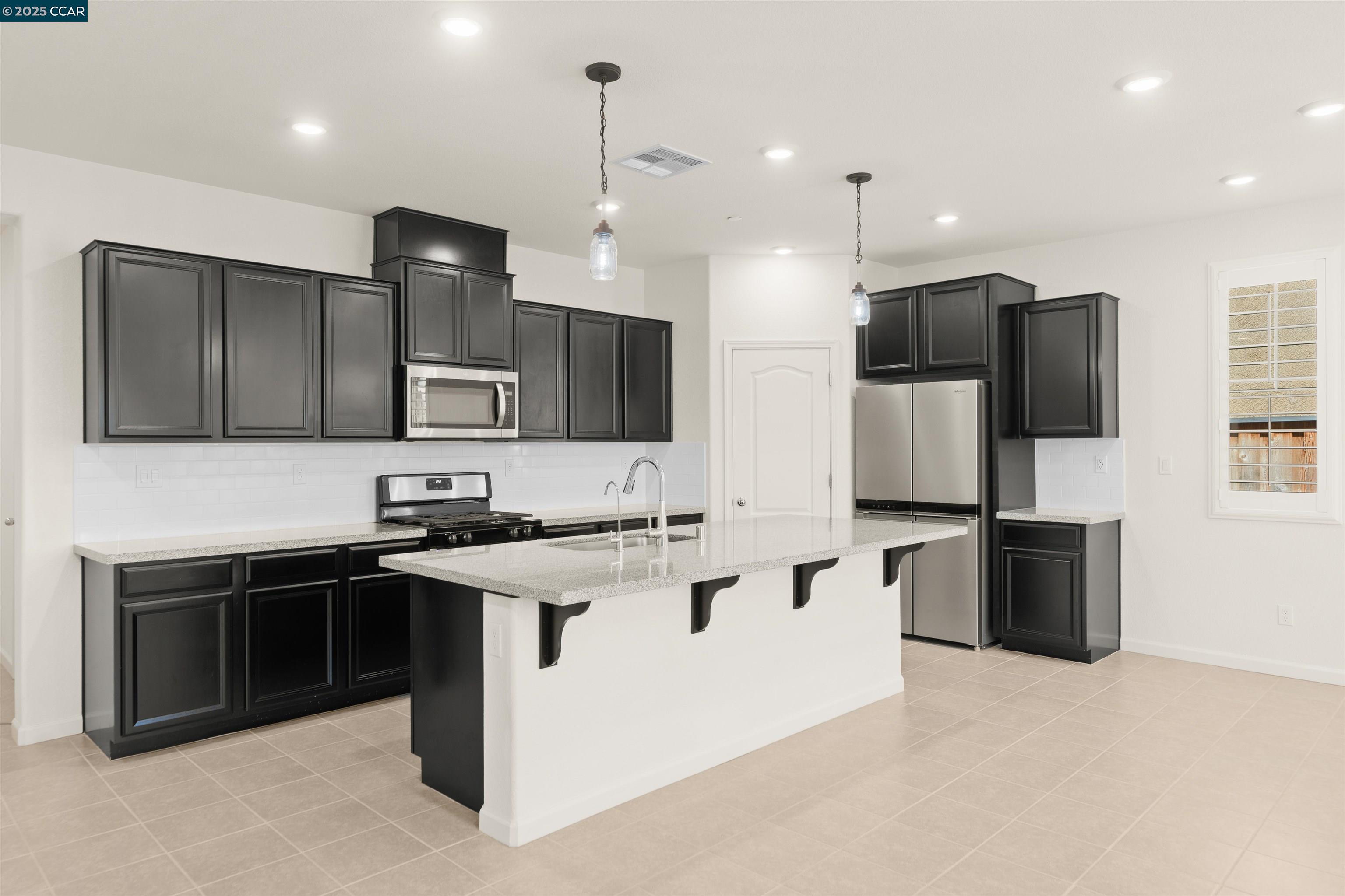 Detail Gallery Image 12 of 42 For 5468 Gallier Loop, Antioch,  CA 94531 - 3 Beds | 2 Baths