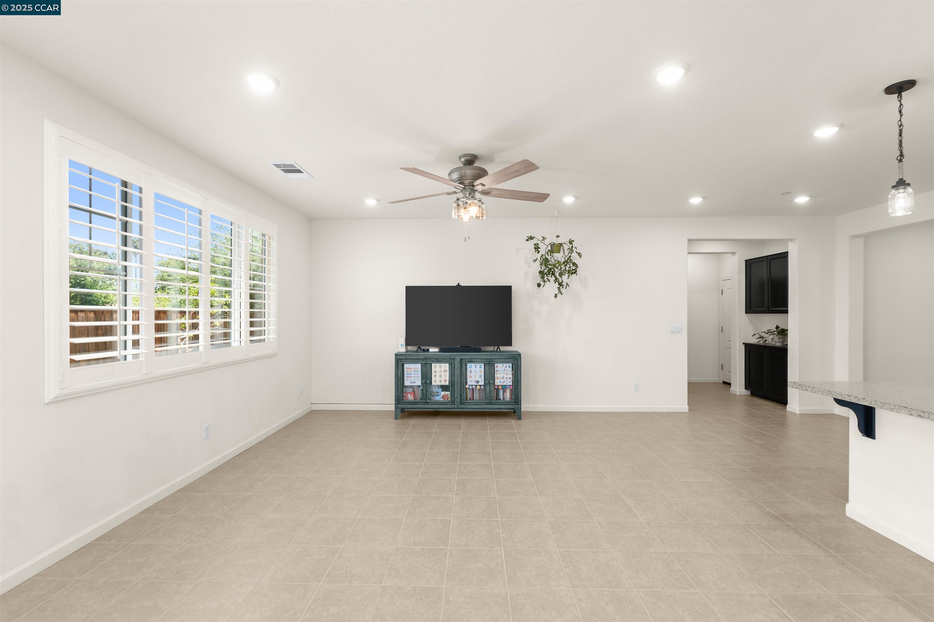 Detail Gallery Image 17 of 42 For 5468 Gallier Loop, Antioch,  CA 94531 - 3 Beds | 2 Baths