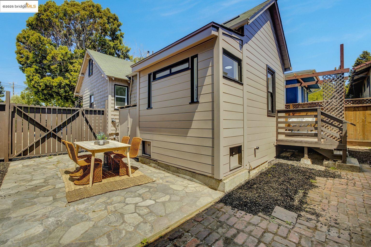 Detail Gallery Image 20 of 24 For 1236 Hopkins Street, Berkeley,  CA 94702 - 1 Beds | 1 Baths