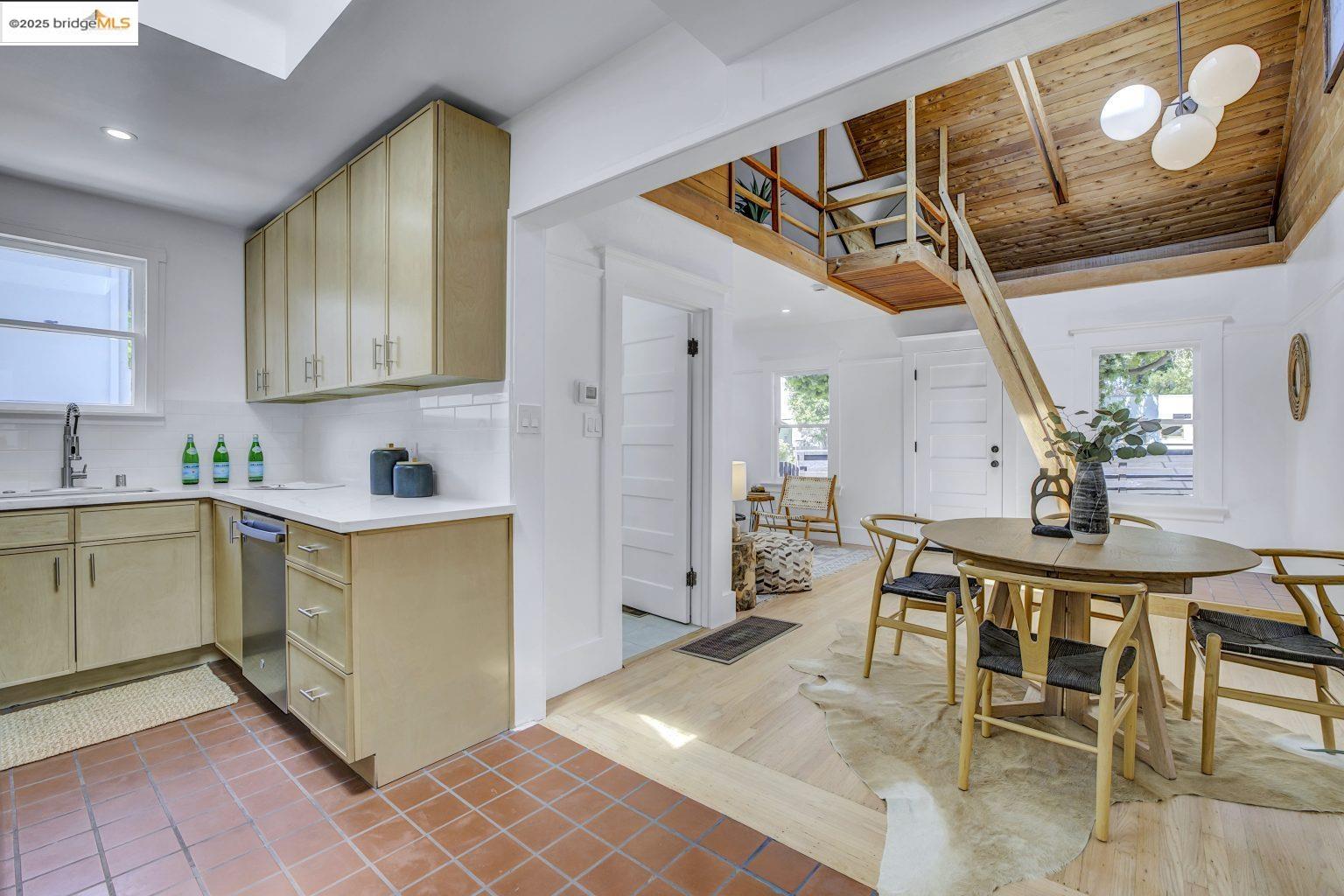 Detail Gallery Image 8 of 24 For 1236 Hopkins Street, Berkeley,  CA 94702 - 1 Beds | 1 Baths