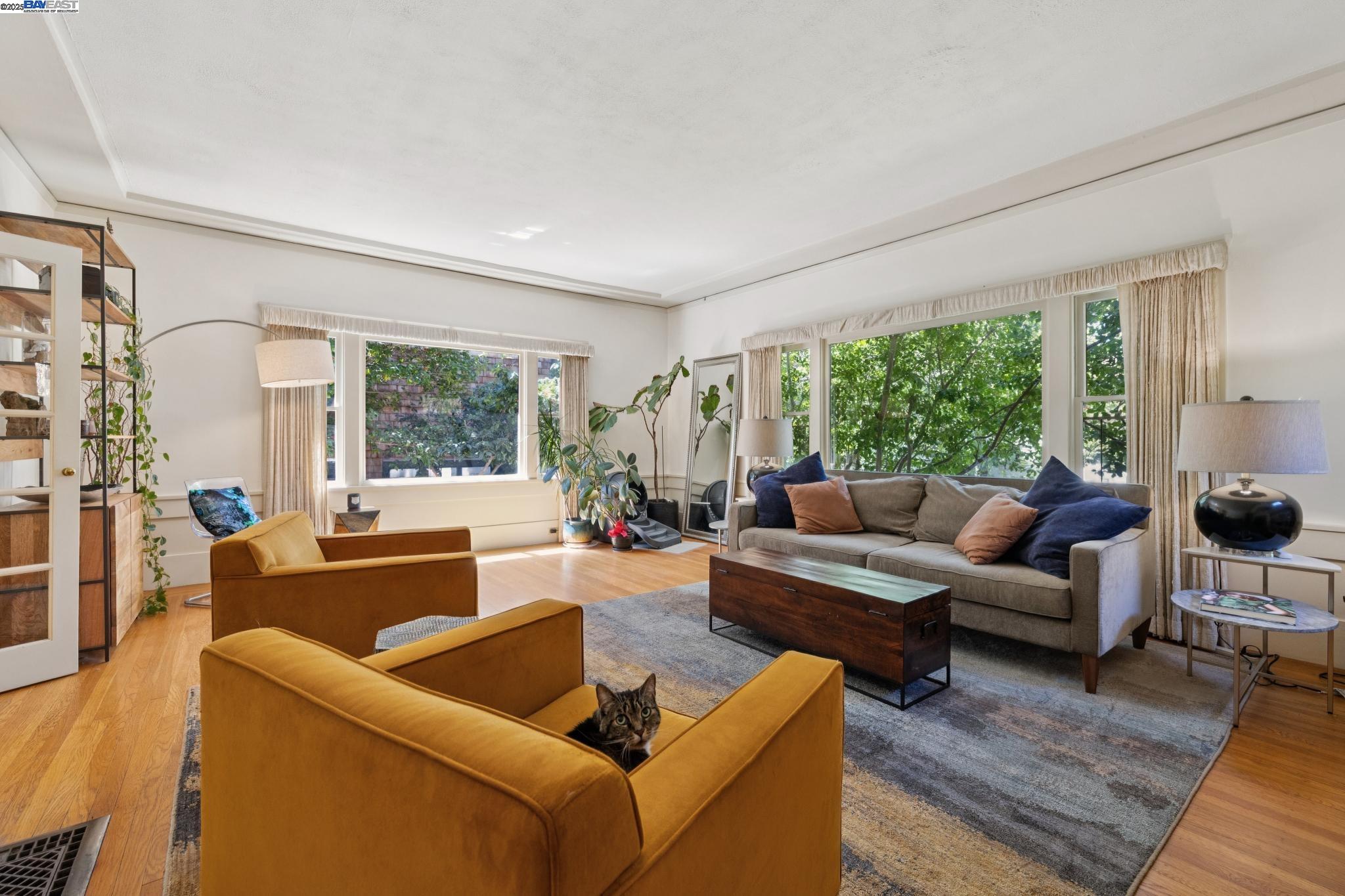 Detail Gallery Image 13 of 35 For 2825 Piedmont Avenue, Berkeley,  CA 94705 - 2 Beds | 1/1 Baths