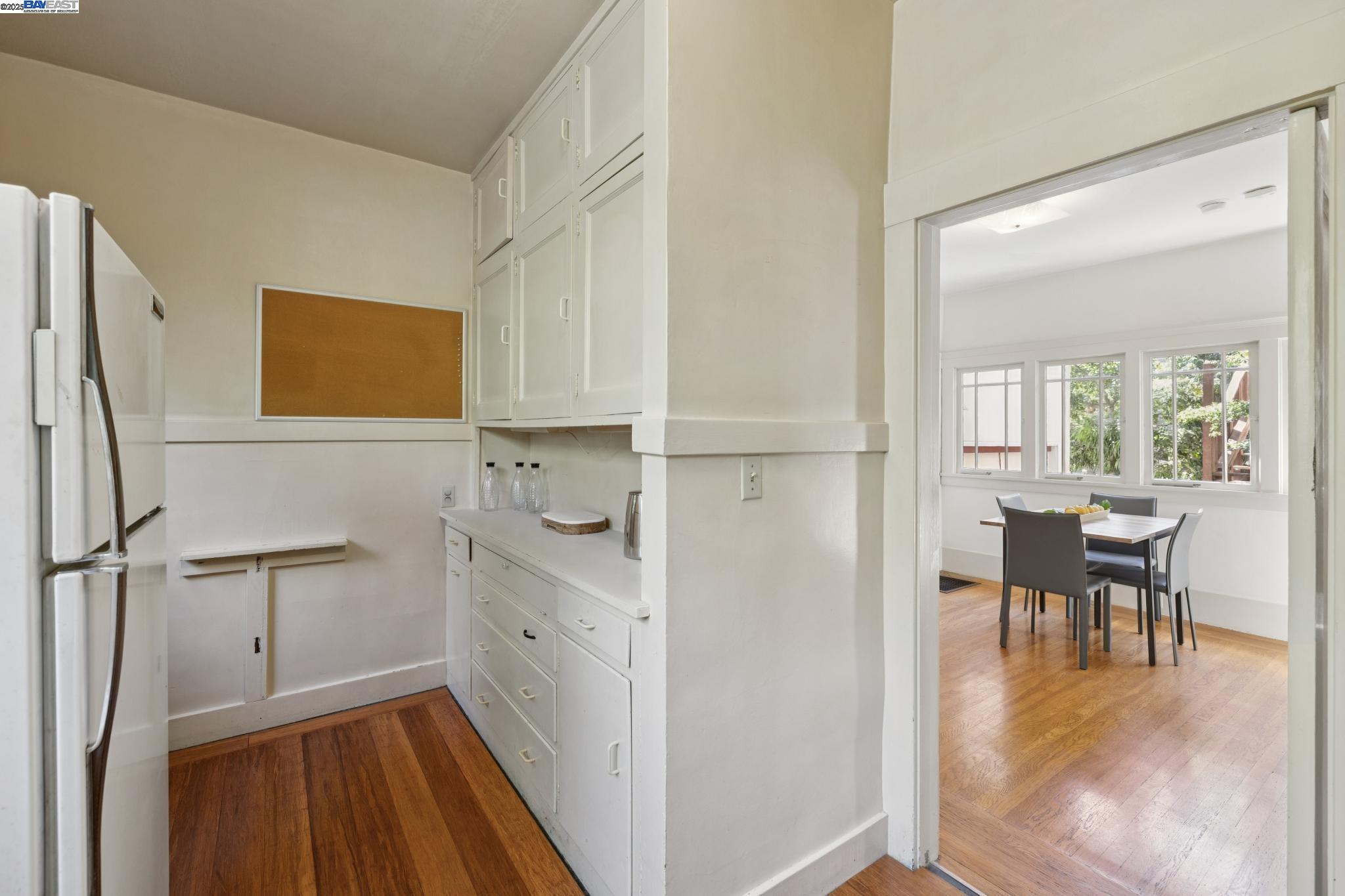 Detail Gallery Image 18 of 35 For 2825 Piedmont Avenue, Berkeley,  CA 94705 - 2 Beds | 1/1 Baths