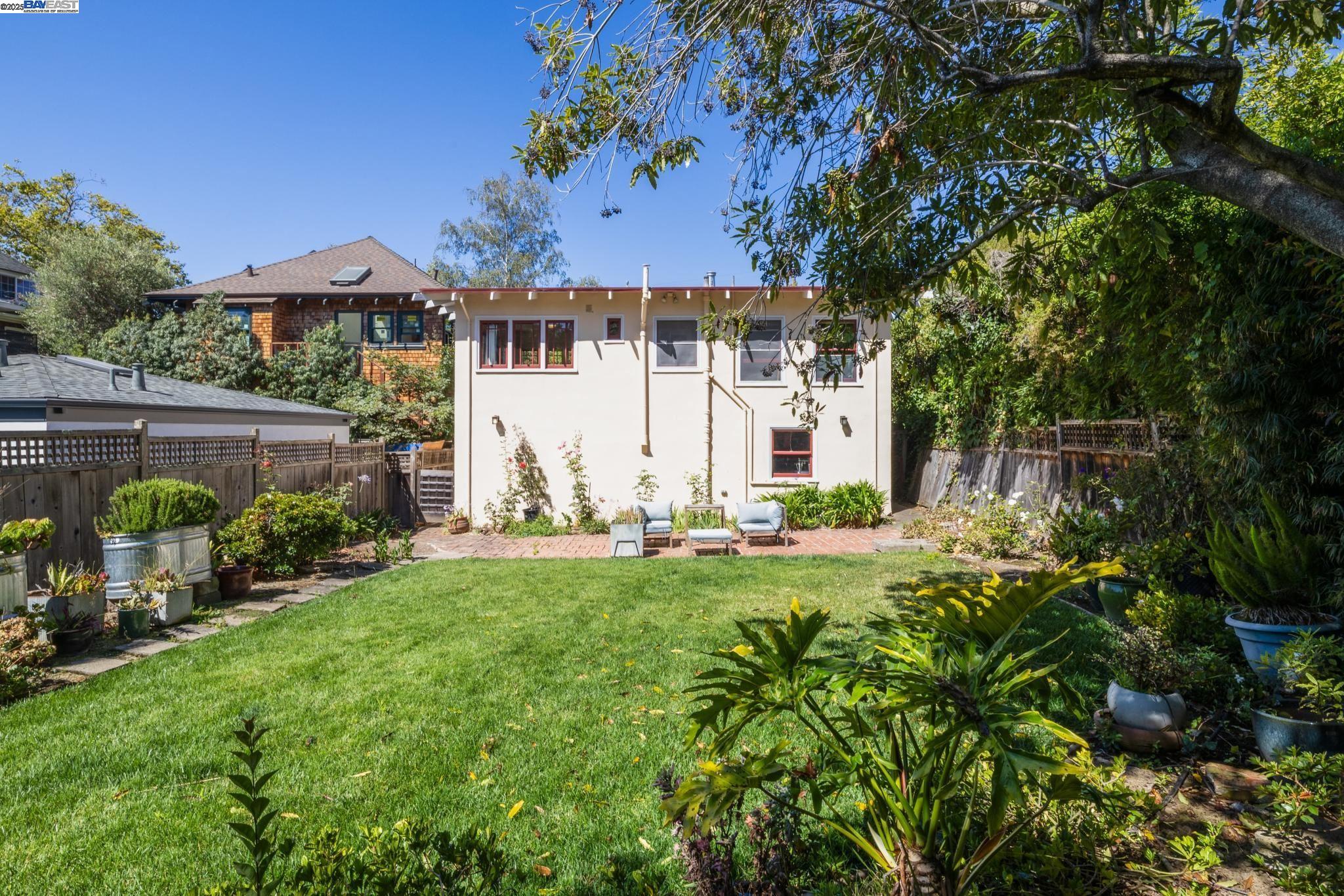 Detail Gallery Image 35 of 35 For 2825 Piedmont Avenue, Berkeley,  CA 94705 - 2 Beds | 1/1 Baths