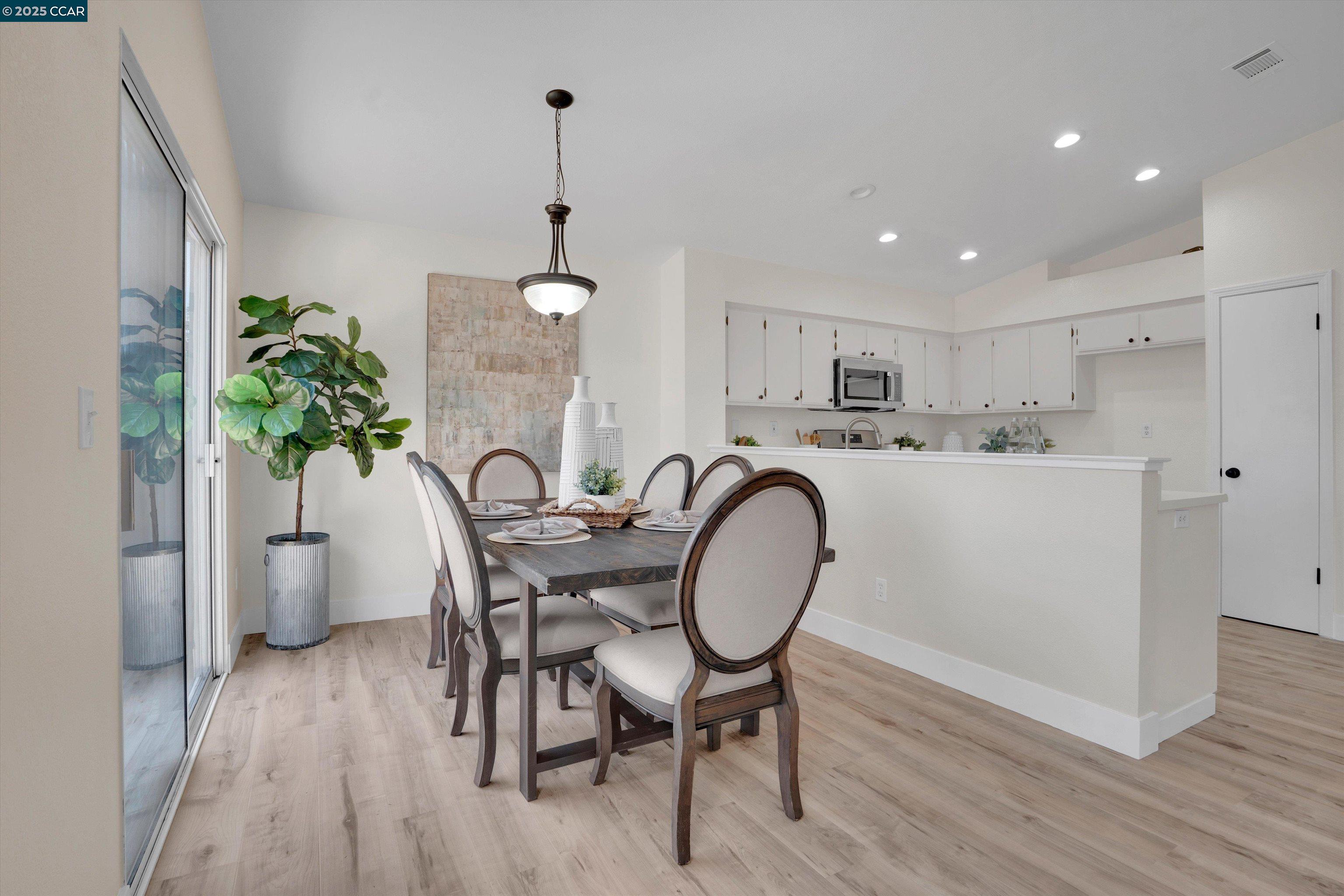 Detail Gallery Image 12 of 28 For 1634 Freed Cir, Pittsburg,  CA 94565 - 3 Beds | 2 Baths