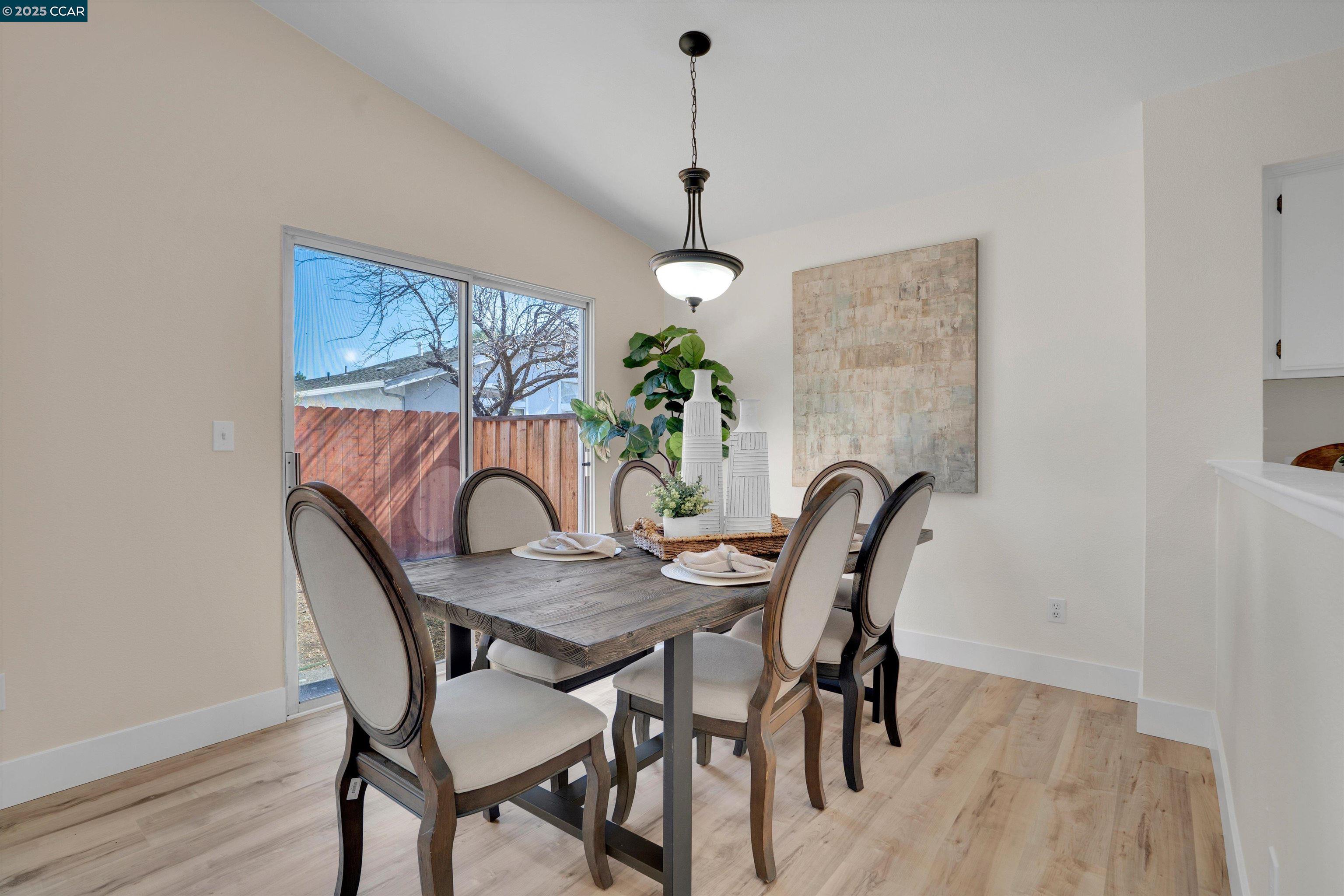 Detail Gallery Image 13 of 28 For 1634 Freed Cir, Pittsburg,  CA 94565 - 3 Beds | 2 Baths