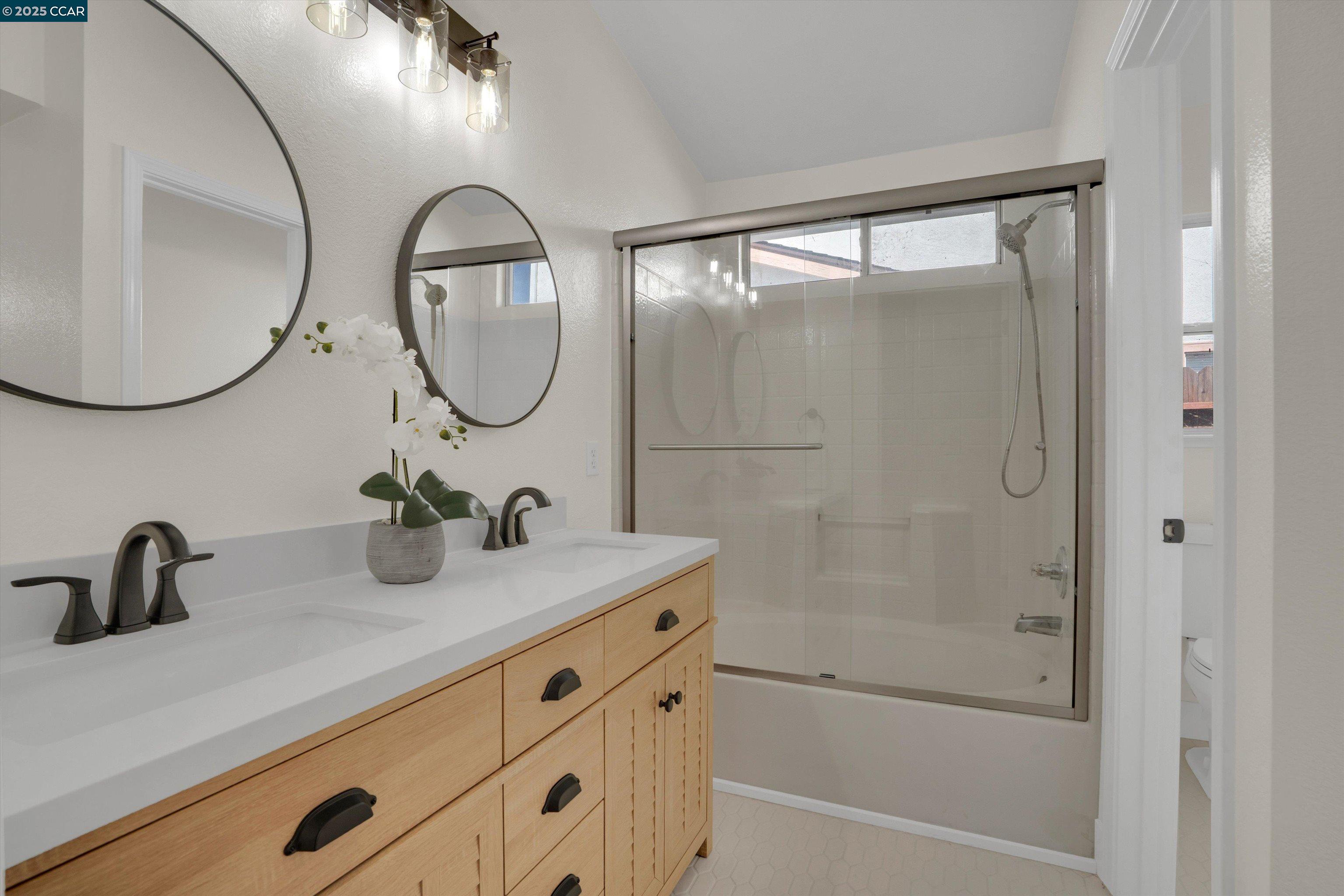 Detail Gallery Image 23 of 28 For 1634 Freed Cir, Pittsburg,  CA 94565 - 3 Beds | 2 Baths