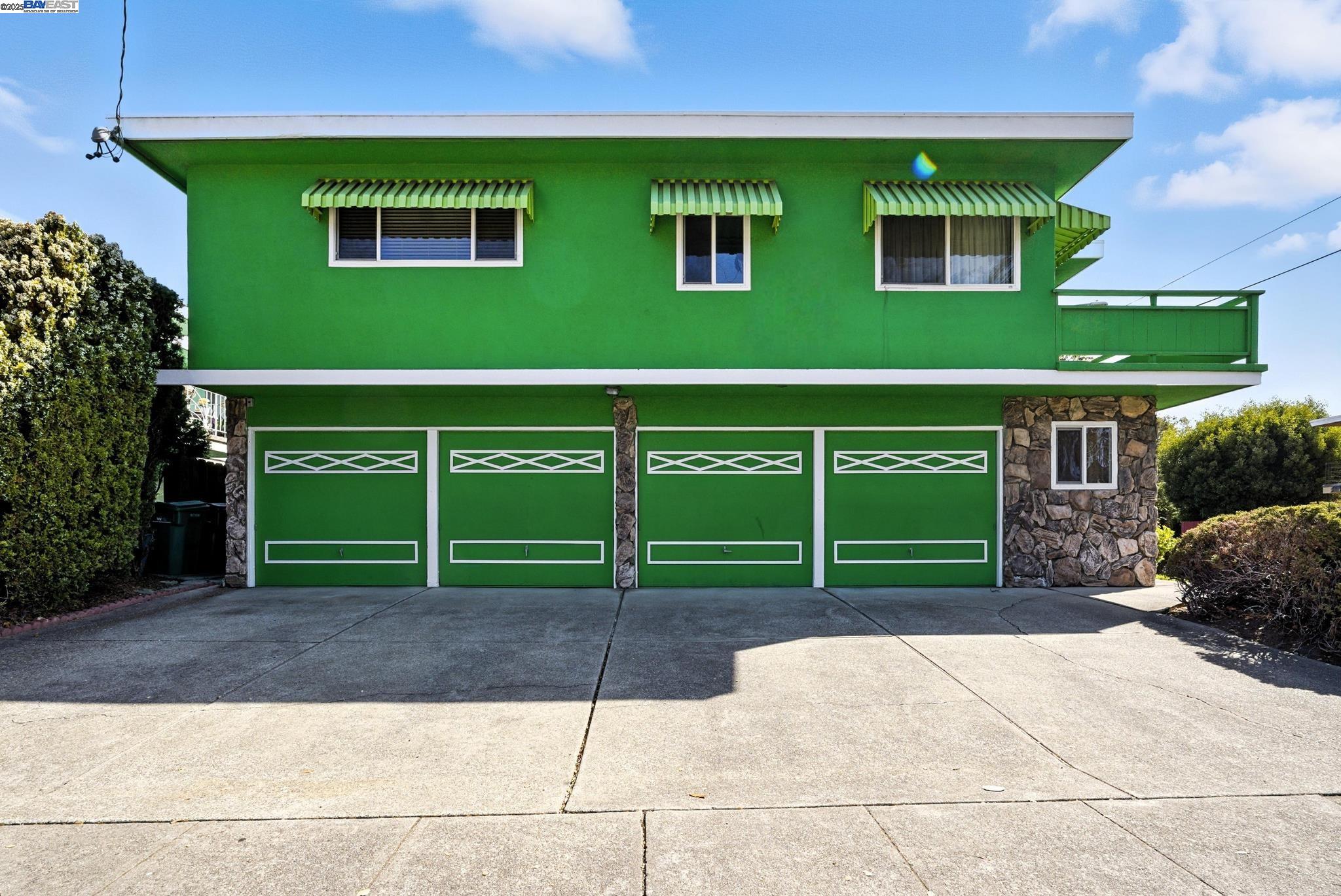 Detail Gallery Image 1 of 42 For 3101 61st Ave, Oakland,  CA 94605 - – Beds | – Baths