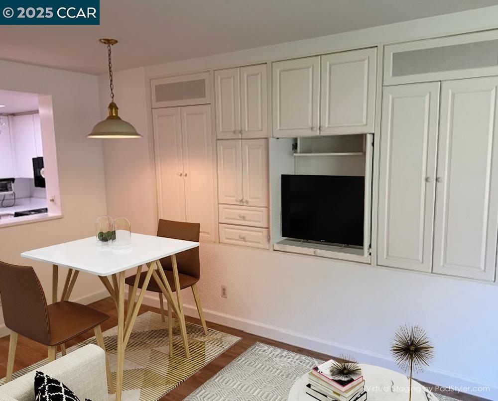 Detail Gallery Image 2 of 15 For 240 Lombard St #632,  San Francisco,  CA 94111 - 1 Beds | 1 Baths