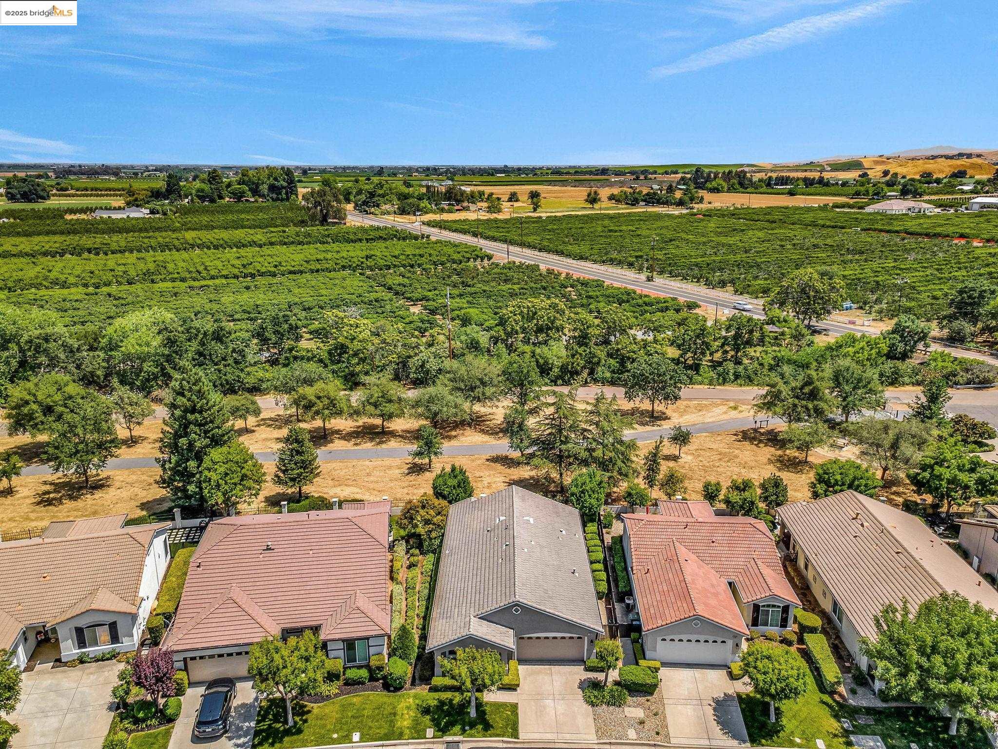 Detail Gallery Image 3 of 36 For 1185 Bacchini Lane, Brentwood,  CA 94513-9999 - 2 Beds | 2 Baths
