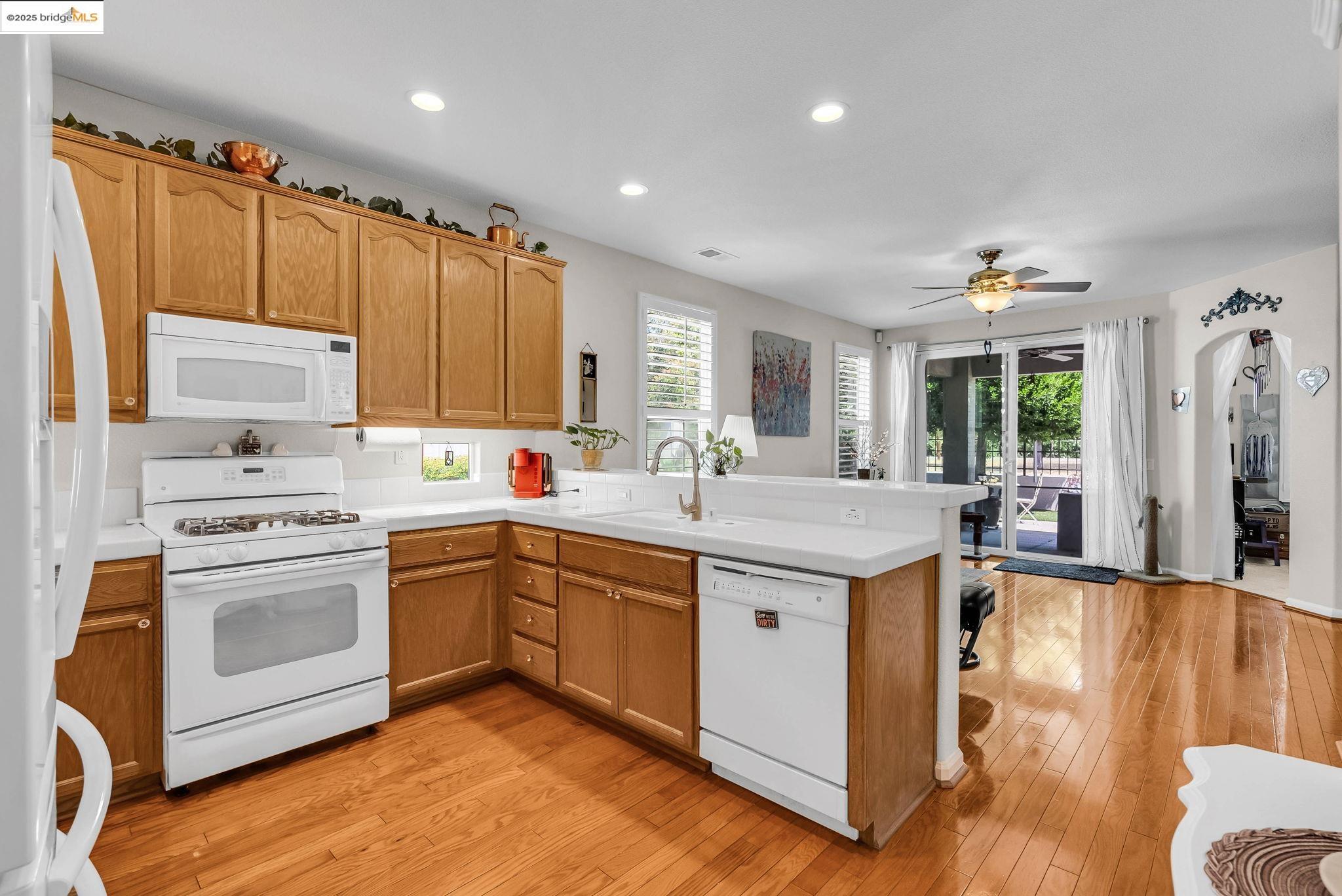 Detail Gallery Image 10 of 41 For 1185 Bacchini Lane, Brentwood,  CA 94513-9999 - 2 Beds | 2 Baths