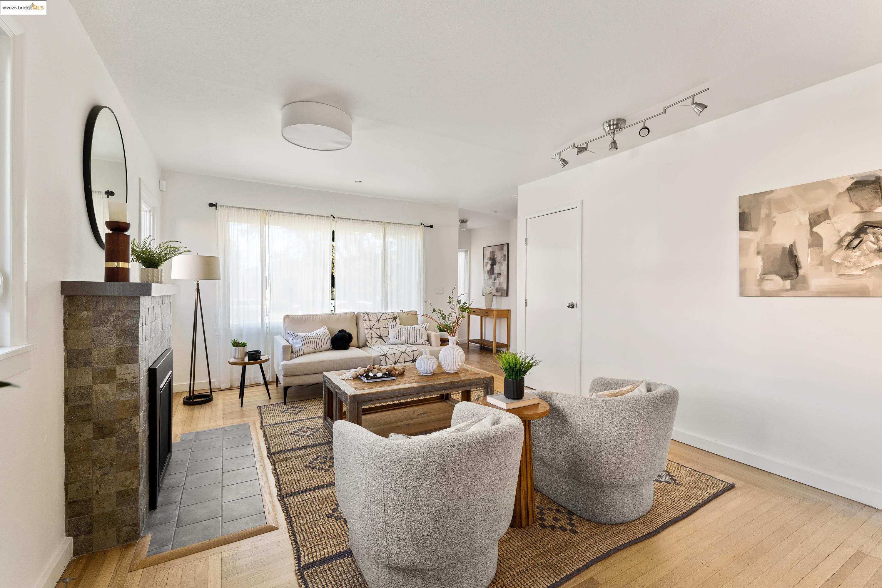 Detail Gallery Image 11 of 59 For 1235 Marin Ave, Albany,  CA 94706 - 4 Beds | 2 Baths