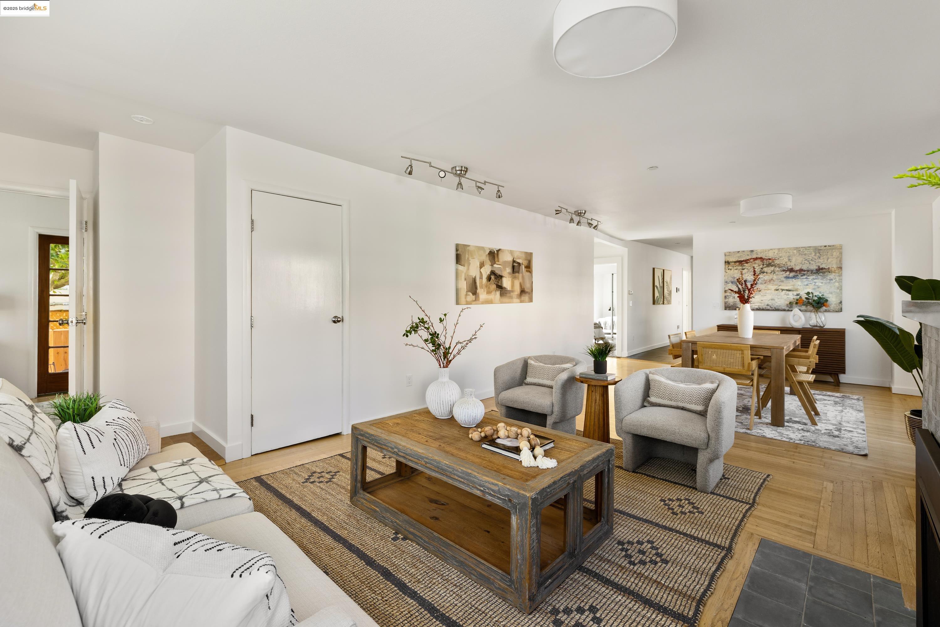 Detail Gallery Image 12 of 59 For 1235 Marin Ave, Albany,  CA 94706 - 4 Beds | 2 Baths