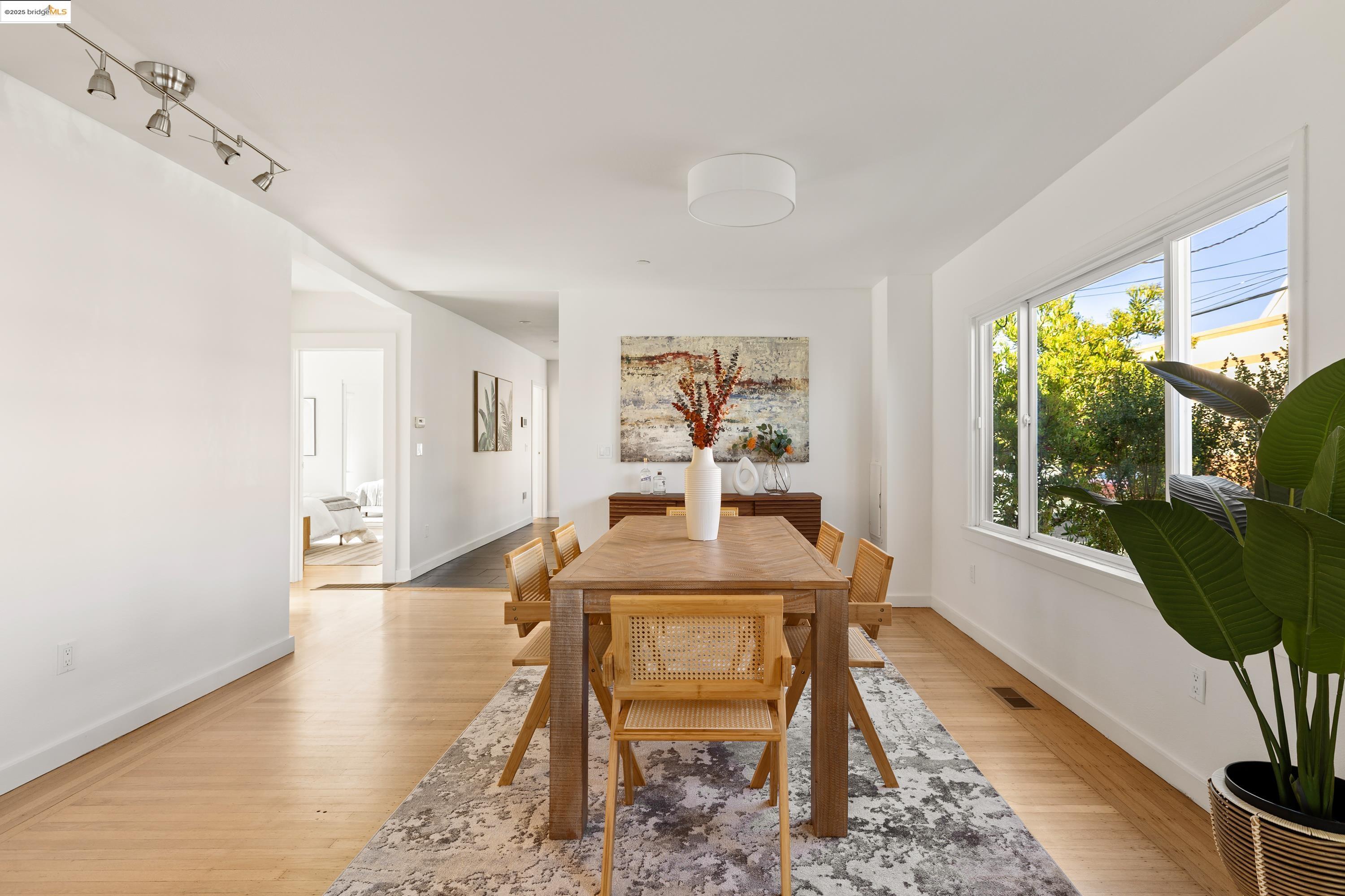 Detail Gallery Image 14 of 59 For 1235 Marin Ave, Albany,  CA 94706 - 4 Beds | 2 Baths