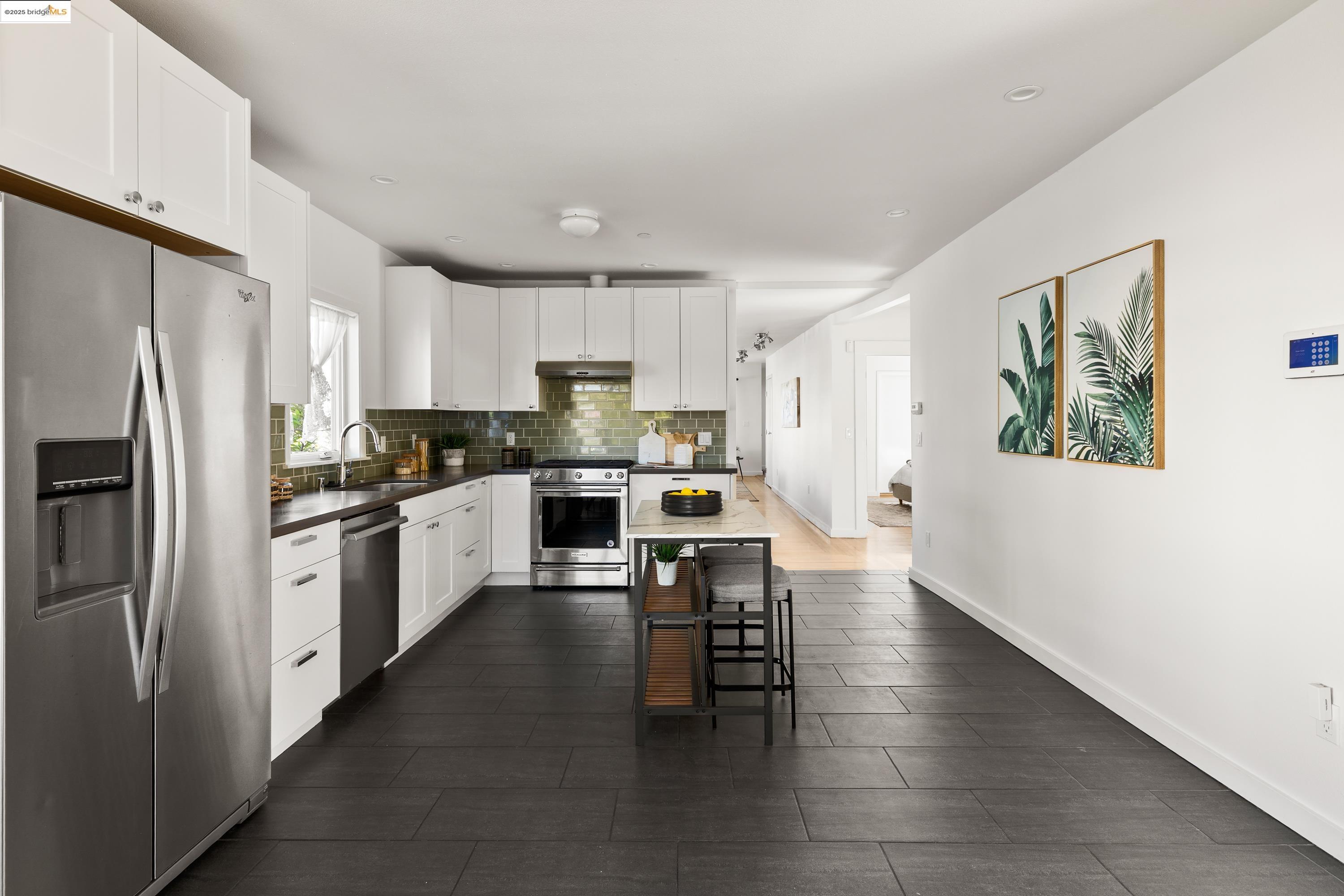 Detail Gallery Image 22 of 59 For 1235 Marin Ave, Albany,  CA 94706 - 4 Beds | 2 Baths