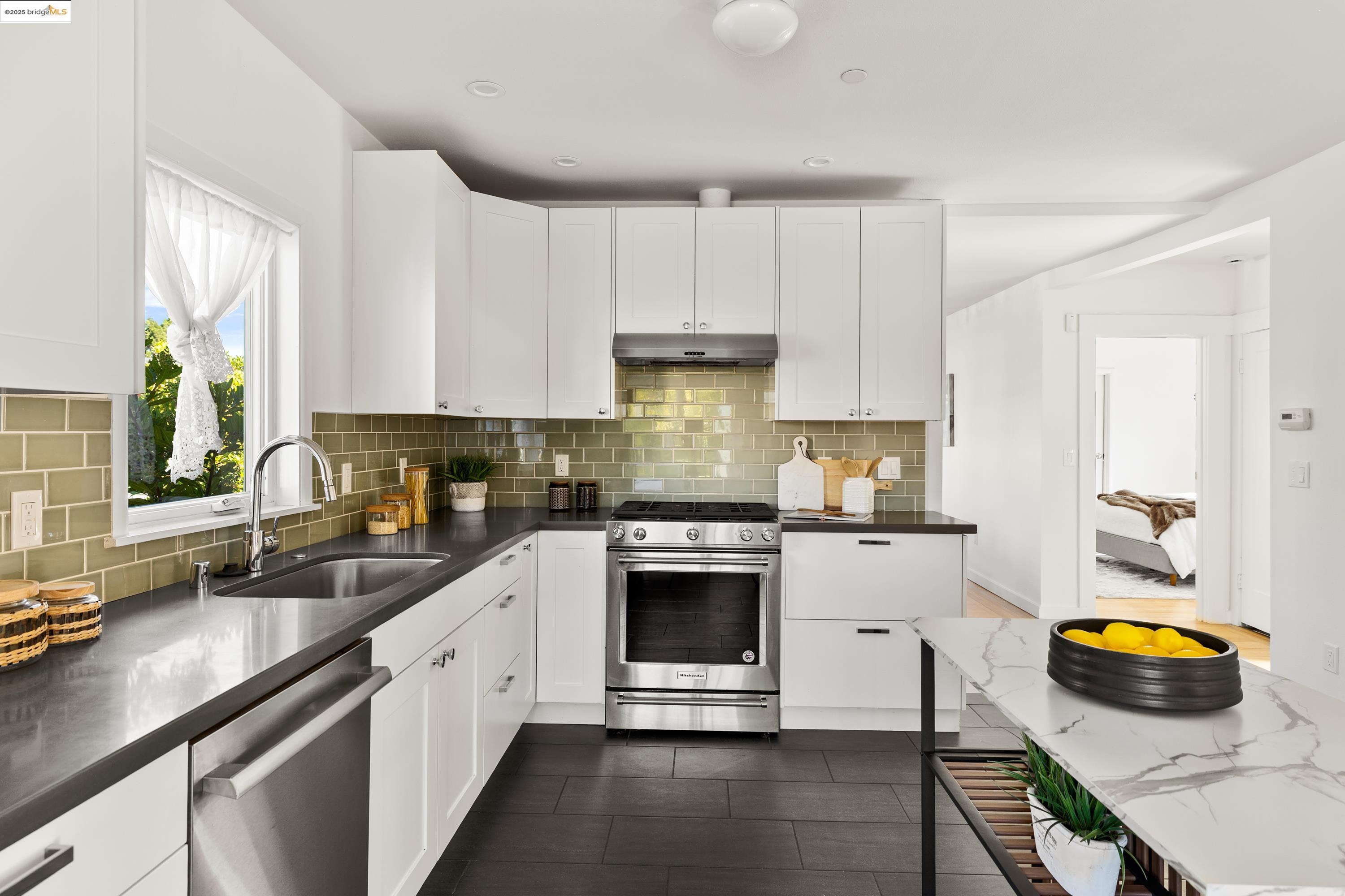 Detail Gallery Image 23 of 59 For 1235 Marin Ave, Albany,  CA 94706 - 4 Beds | 2 Baths
