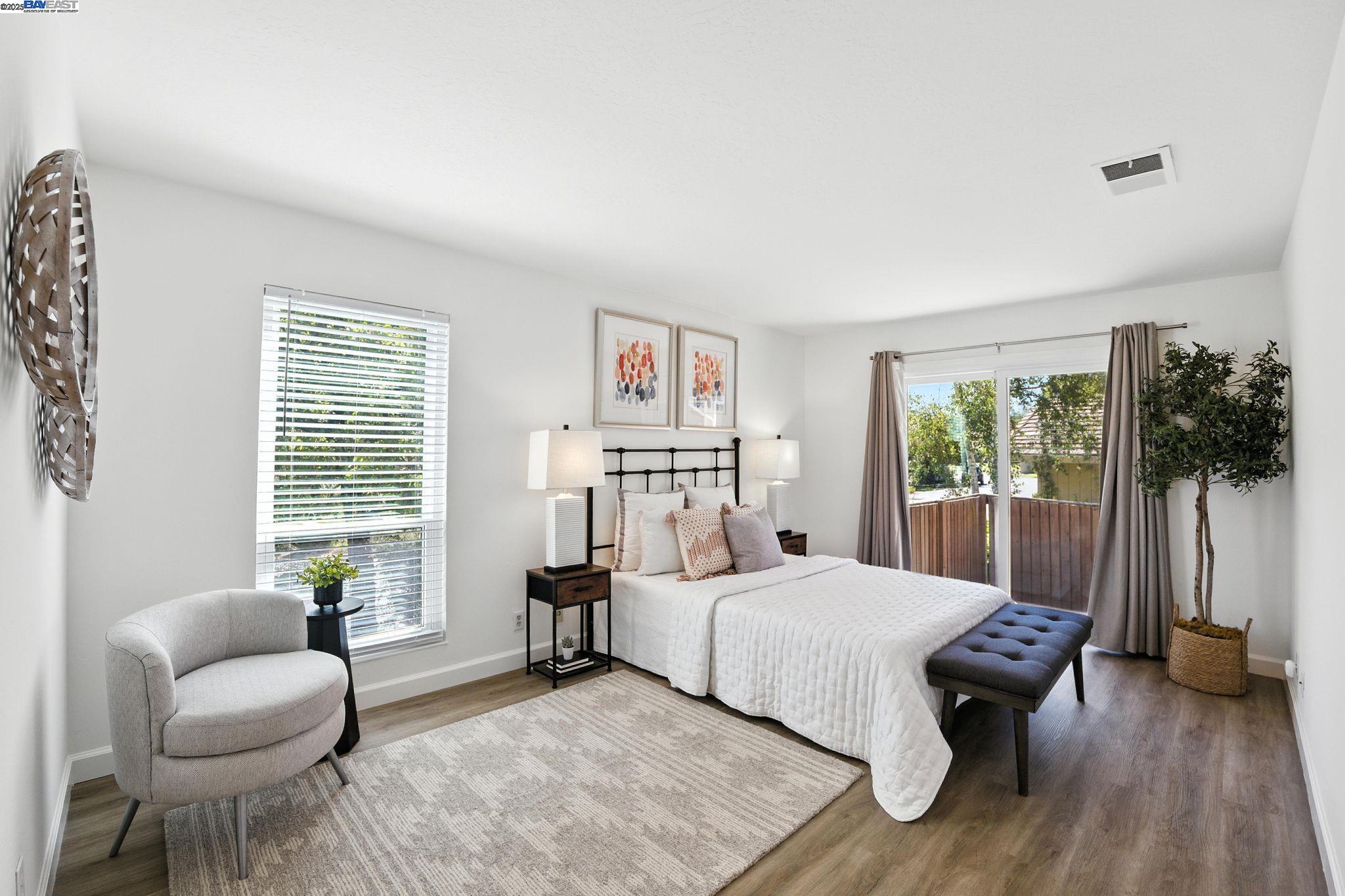 Detail Gallery Image 11 of 35 For 102 Rolling Green Cir, Pleasant Hill,  CA 94523 - 3 Beds | 2 Baths