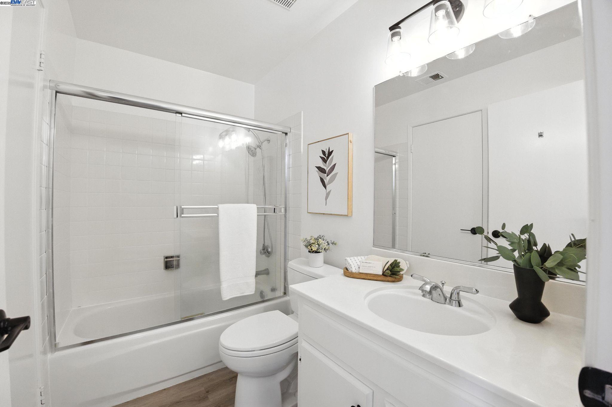 Detail Gallery Image 14 of 35 For 102 Rolling Green Cir, Pleasant Hill,  CA 94523 - 3 Beds | 2 Baths