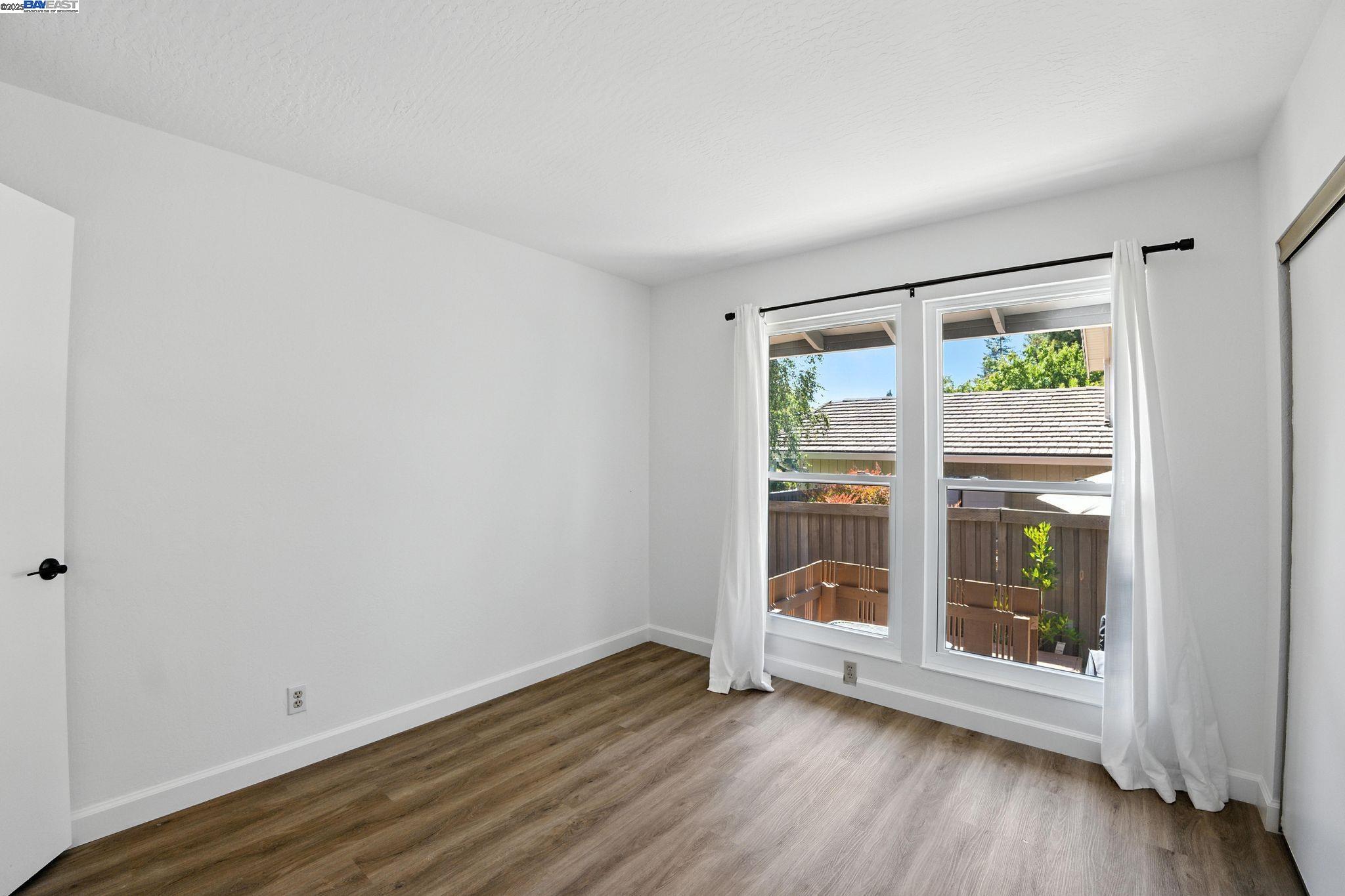 Detail Gallery Image 19 of 35 For 102 Rolling Green Cir, Pleasant Hill,  CA 94523 - 3 Beds | 2 Baths