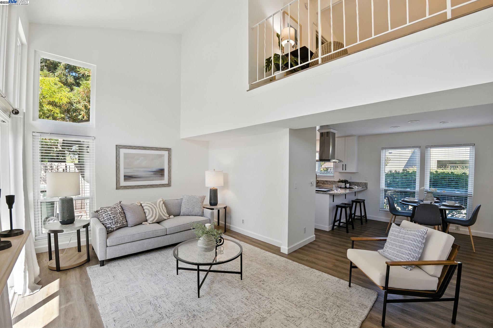 Detail Gallery Image 3 of 35 For 102 Rolling Green Cir, Pleasant Hill,  CA 94523 - 3 Beds | 2 Baths