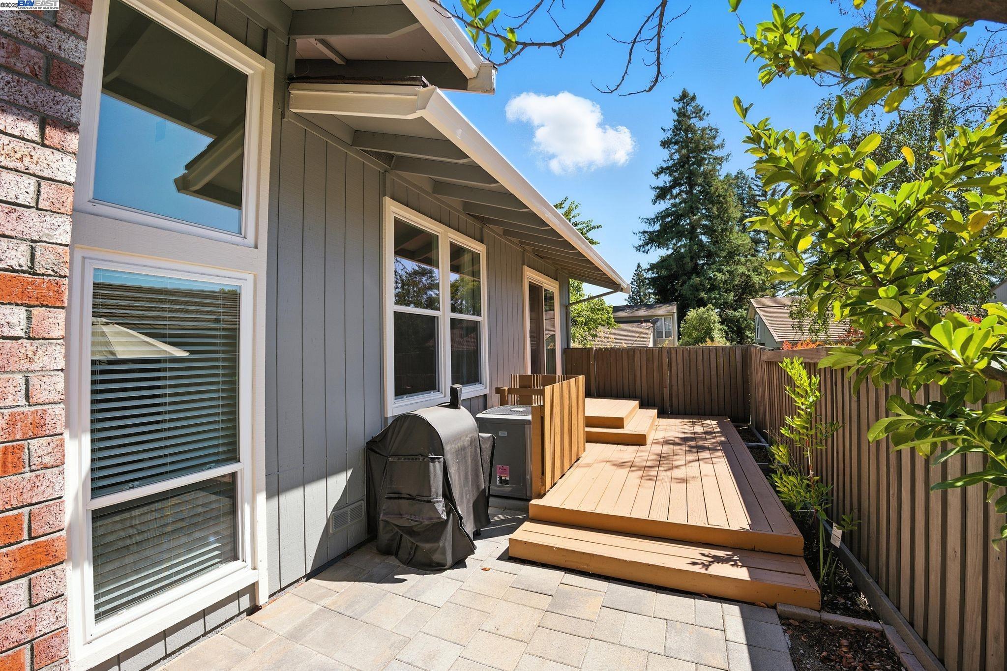 Detail Gallery Image 27 of 35 For 102 Rolling Green Cir, Pleasant Hill,  CA 94523 - 3 Beds | 2 Baths