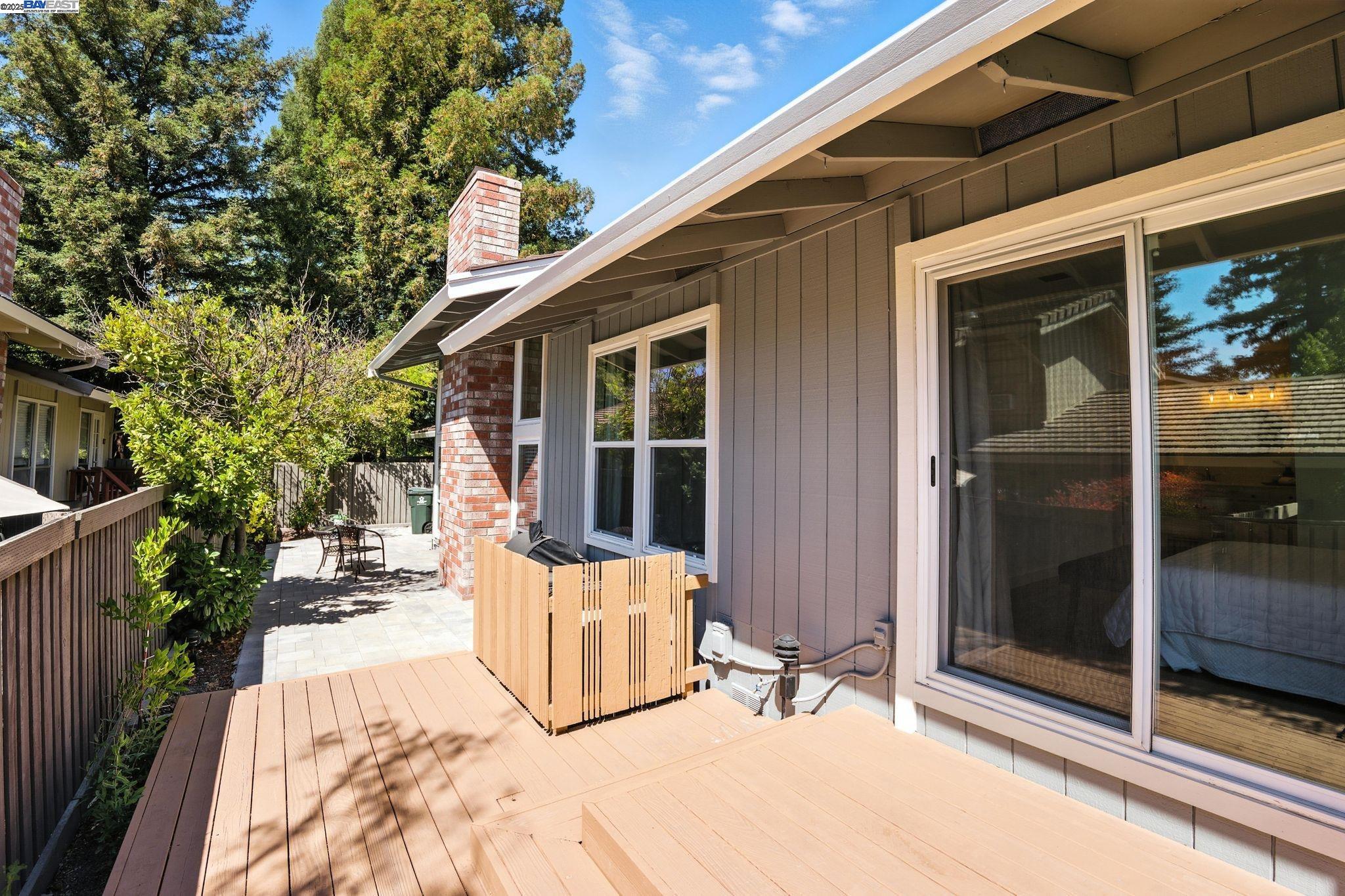 Detail Gallery Image 28 of 35 For 102 Rolling Green Cir, Pleasant Hill,  CA 94523 - 3 Beds | 2 Baths