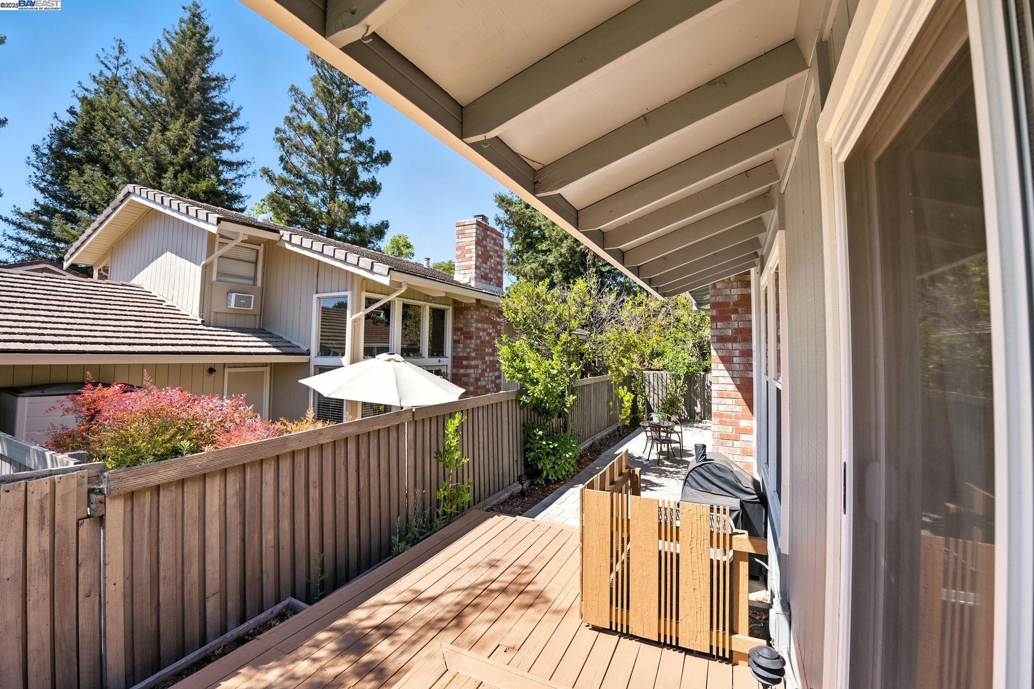 Detail Gallery Image 29 of 35 For 102 Rolling Green Cir, Pleasant Hill,  CA 94523 - 3 Beds | 2 Baths