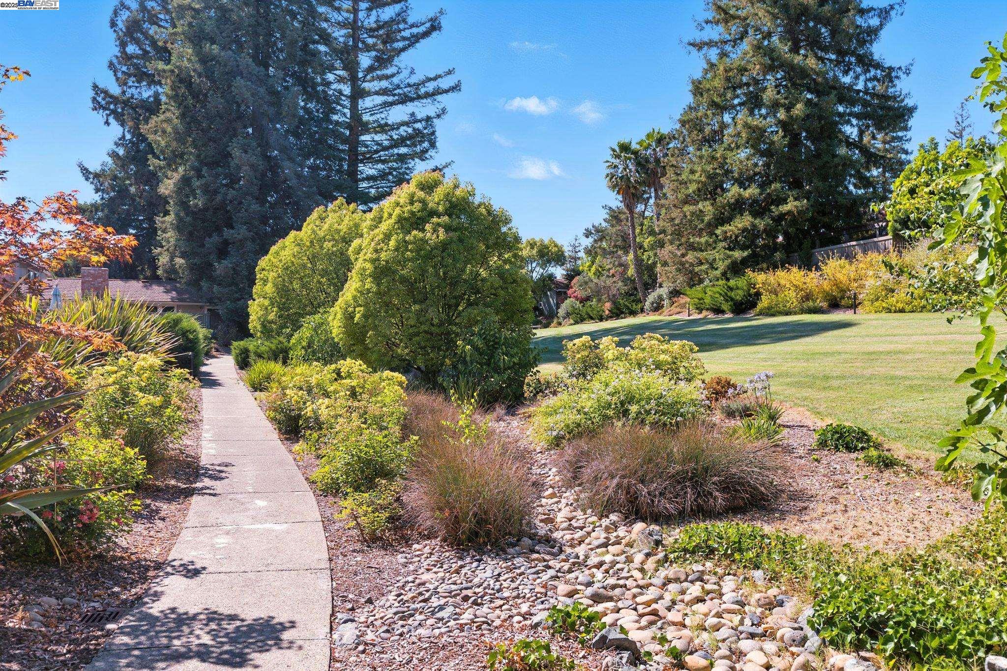 Detail Gallery Image 31 of 35 For 102 Rolling Green Cir, Pleasant Hill,  CA 94523 - 3 Beds | 2 Baths