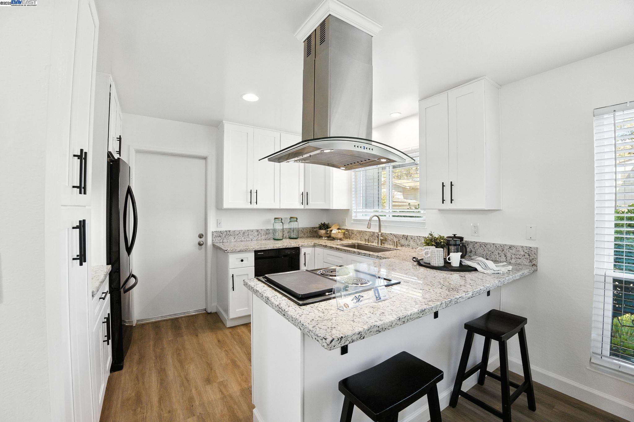 Detail Gallery Image 6 of 35 For 102 Rolling Green Cir, Pleasant Hill,  CA 94523 - 3 Beds | 2 Baths