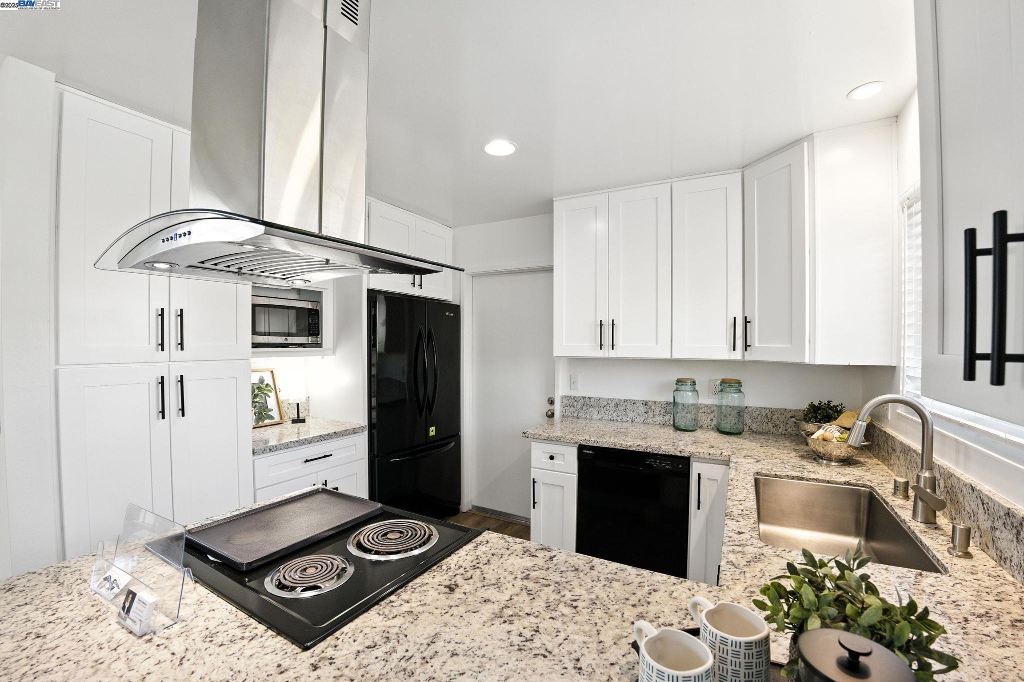 Detail Gallery Image 7 of 35 For 102 Rolling Green Cir, Pleasant Hill,  CA 94523 - 3 Beds | 2 Baths