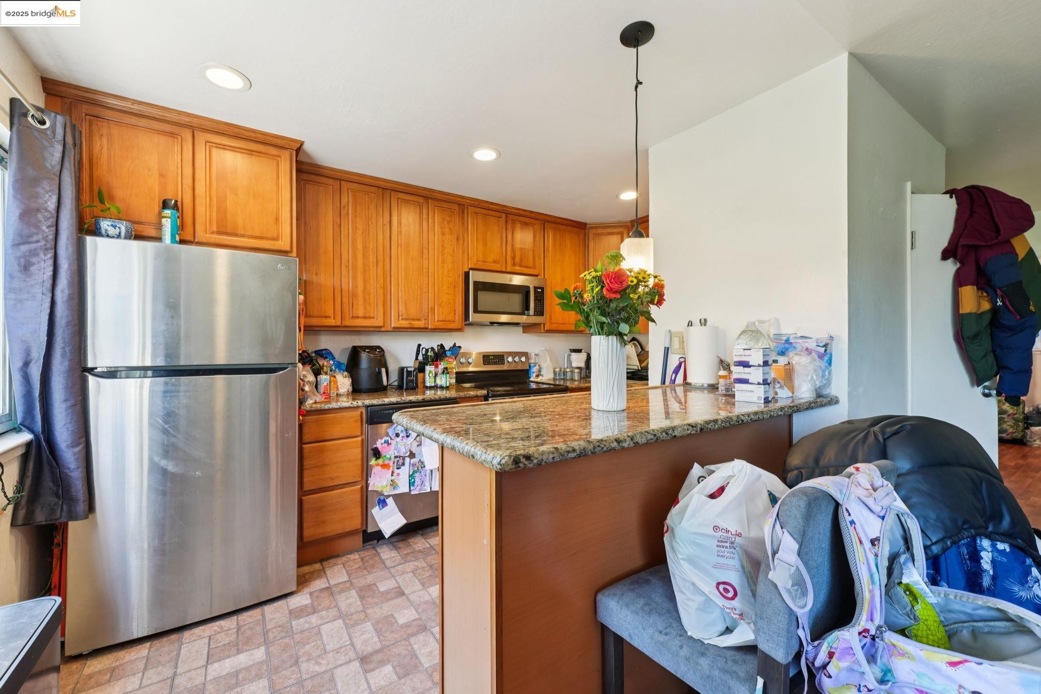Detail Gallery Image 13 of 60 For 1091 Aileen Street, Oakland,  CA 94608 - – Beds | – Baths