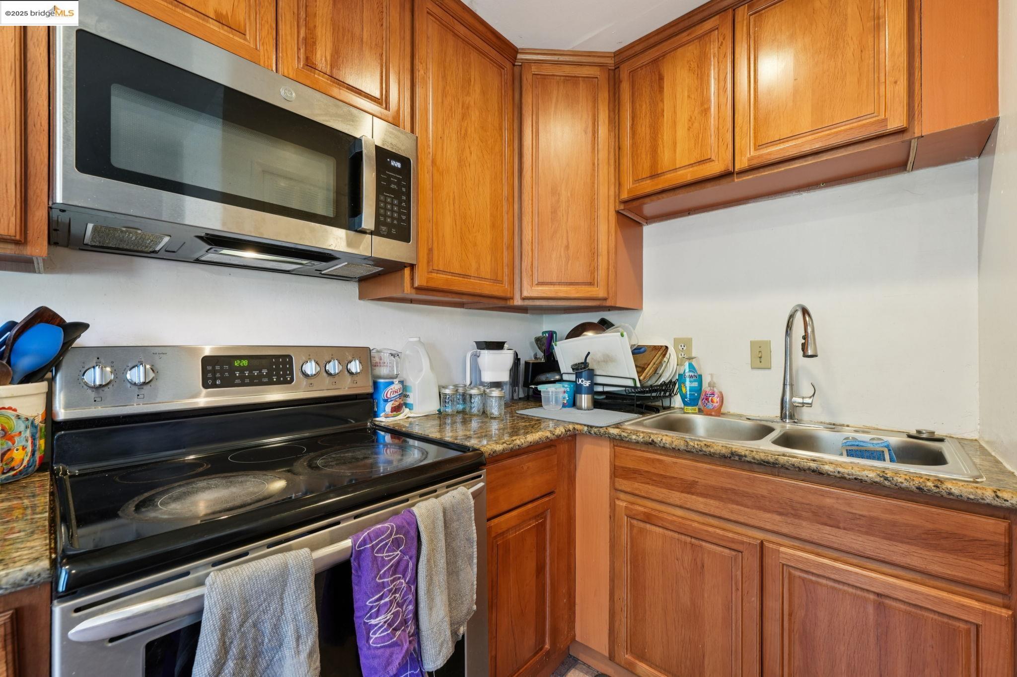 Detail Gallery Image 18 of 60 For 1091 Aileen Street, Oakland,  CA 94608 - – Beds | – Baths