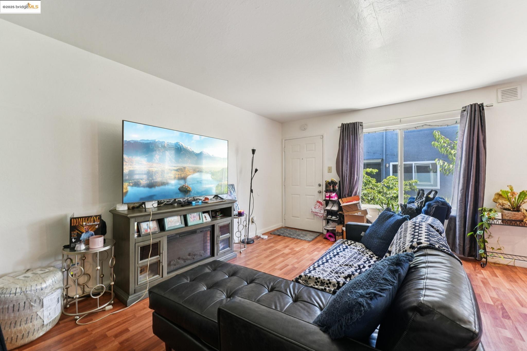 Detail Gallery Image 21 of 60 For 1091 Aileen Street, Oakland,  CA 94608 - – Beds | – Baths
