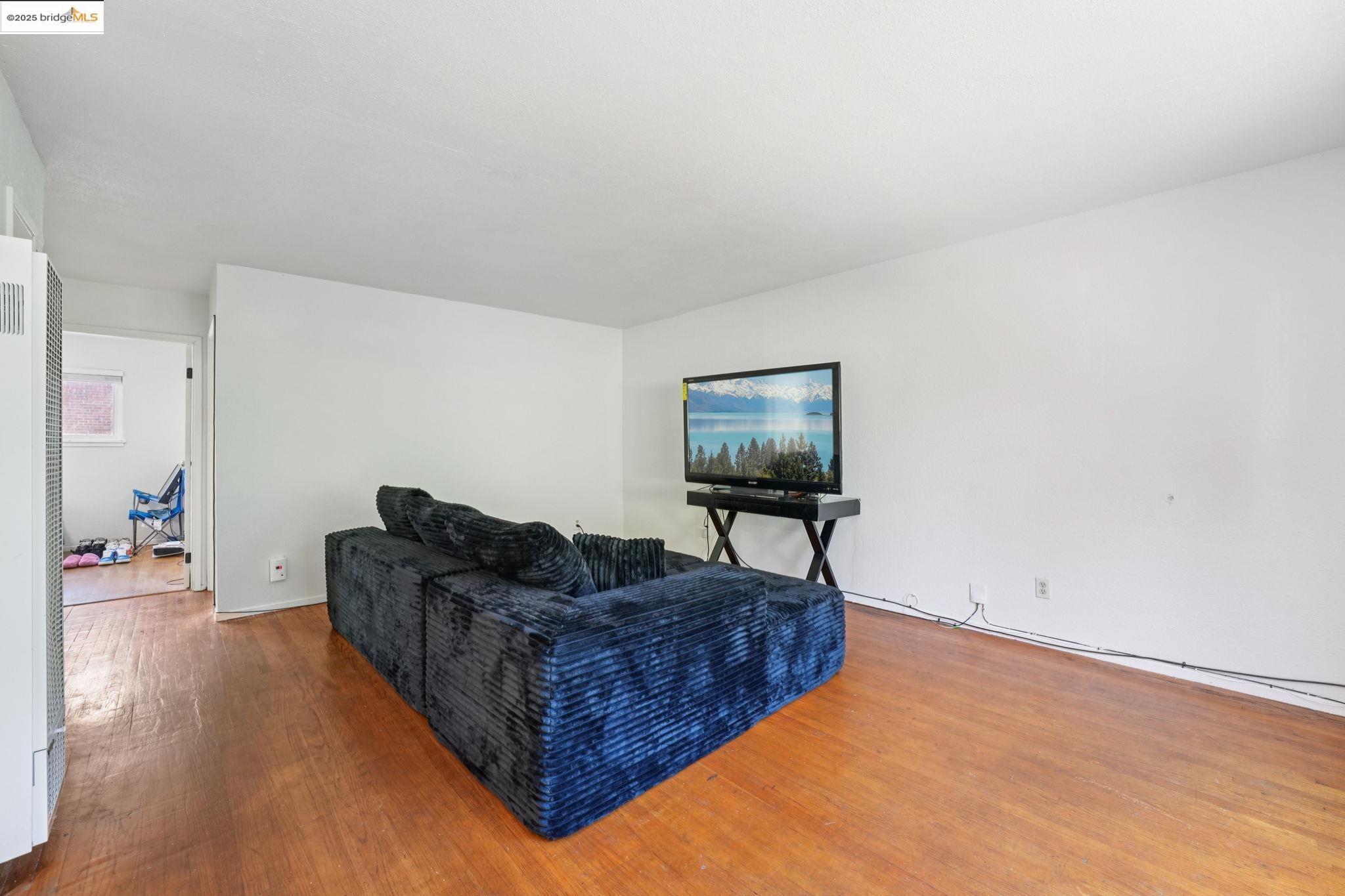 Detail Gallery Image 30 of 60 For 1091 Aileen Street, Oakland,  CA 94608 - – Beds | – Baths
