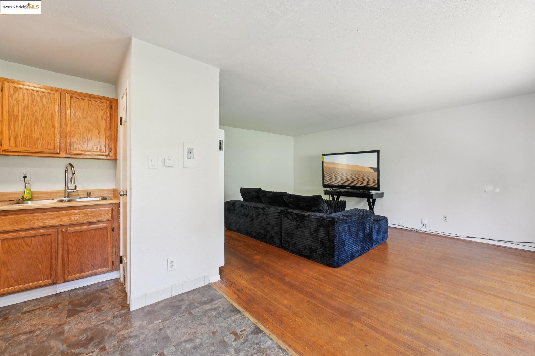Detail Gallery Image 31 of 60 For 1091 Aileen Street, Oakland,  CA 94608 - – Beds | – Baths