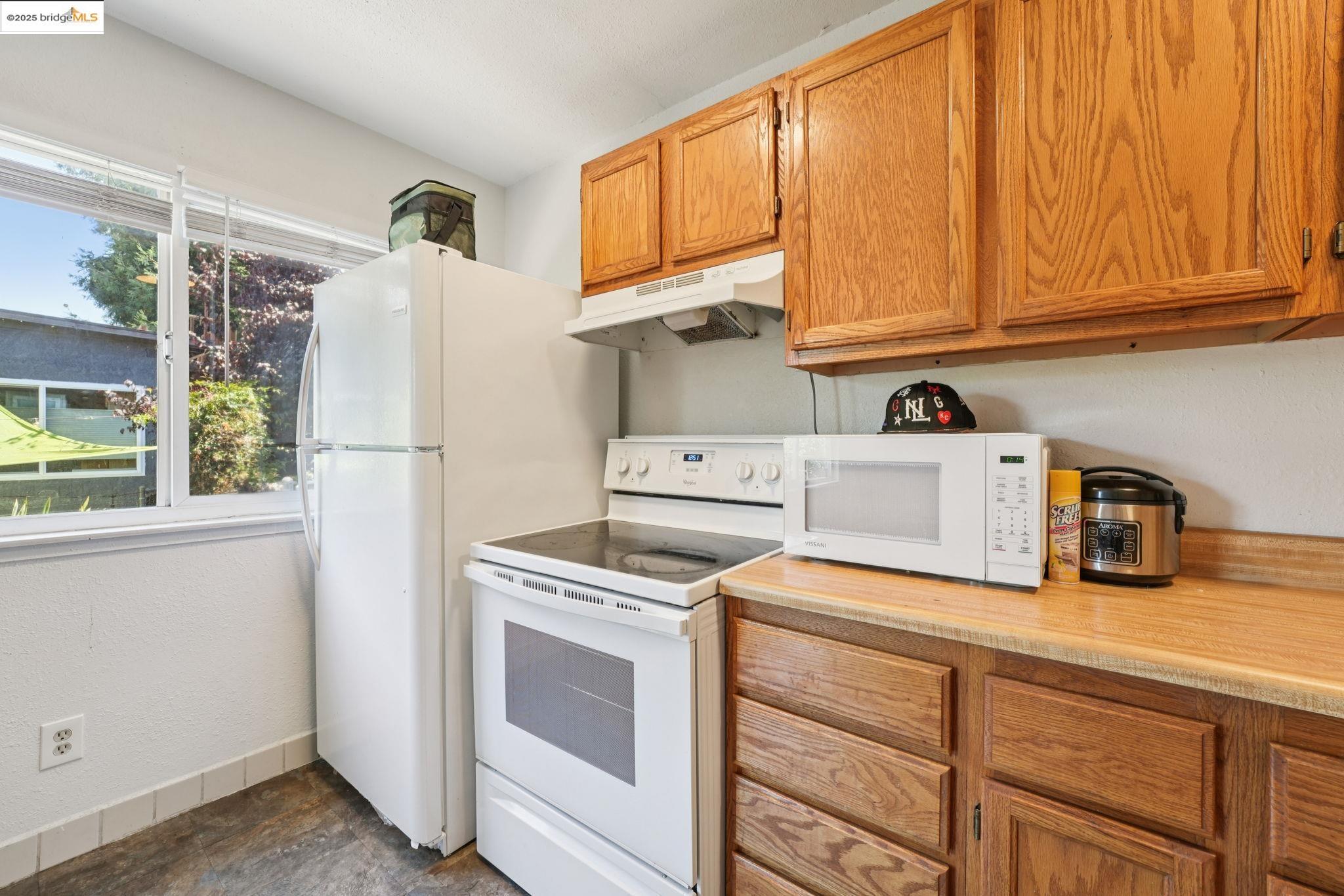 Detail Gallery Image 38 of 60 For 1091 Aileen Street, Oakland,  CA 94608 - – Beds | – Baths