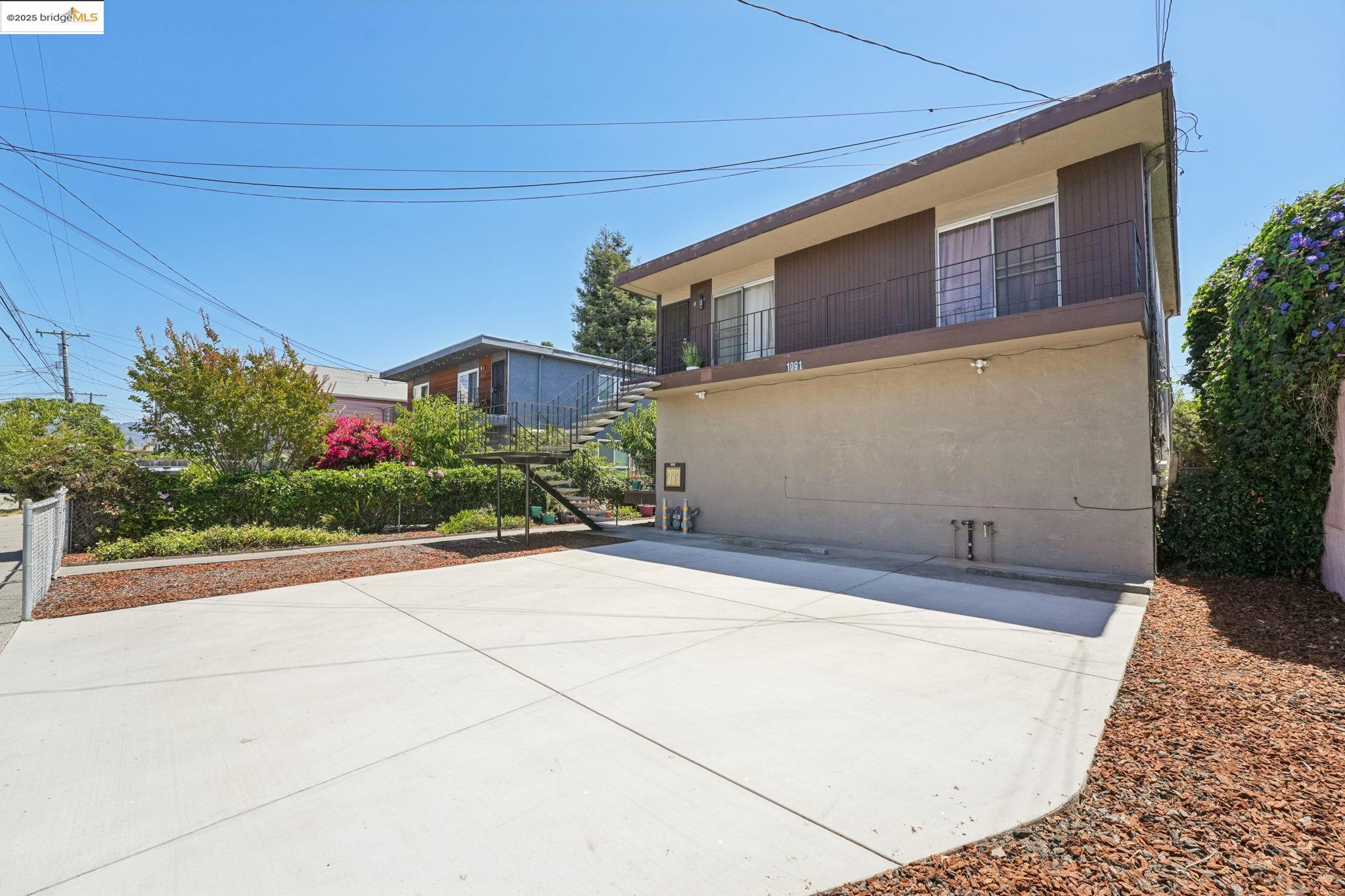 Detail Gallery Image 5 of 60 For 1091 Aileen Street, Oakland,  CA 94608 - – Beds | – Baths