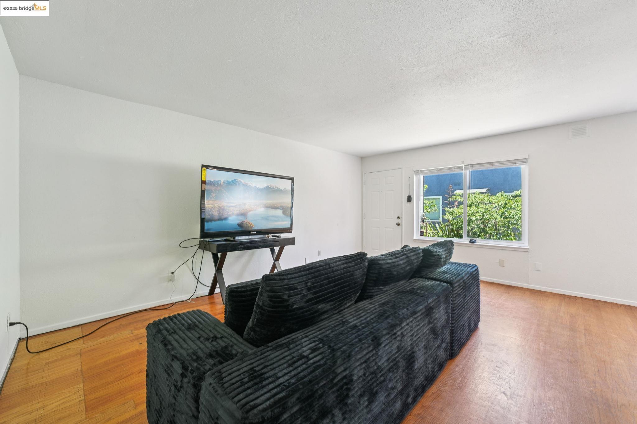 Detail Gallery Image 41 of 60 For 1091 Aileen Street, Oakland,  CA 94608 - – Beds | – Baths