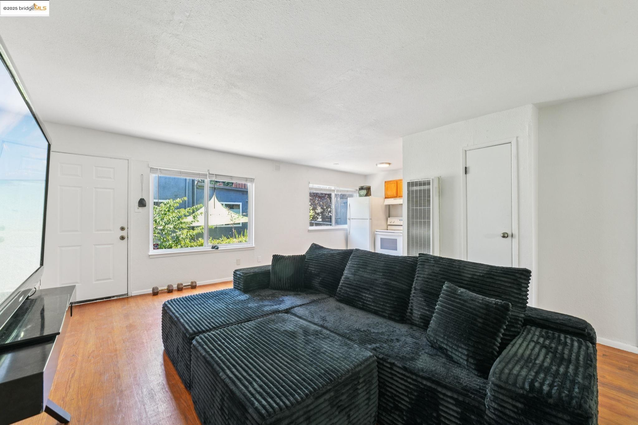 Detail Gallery Image 43 of 60 For 1091 Aileen Street, Oakland,  CA 94608 - – Beds | – Baths