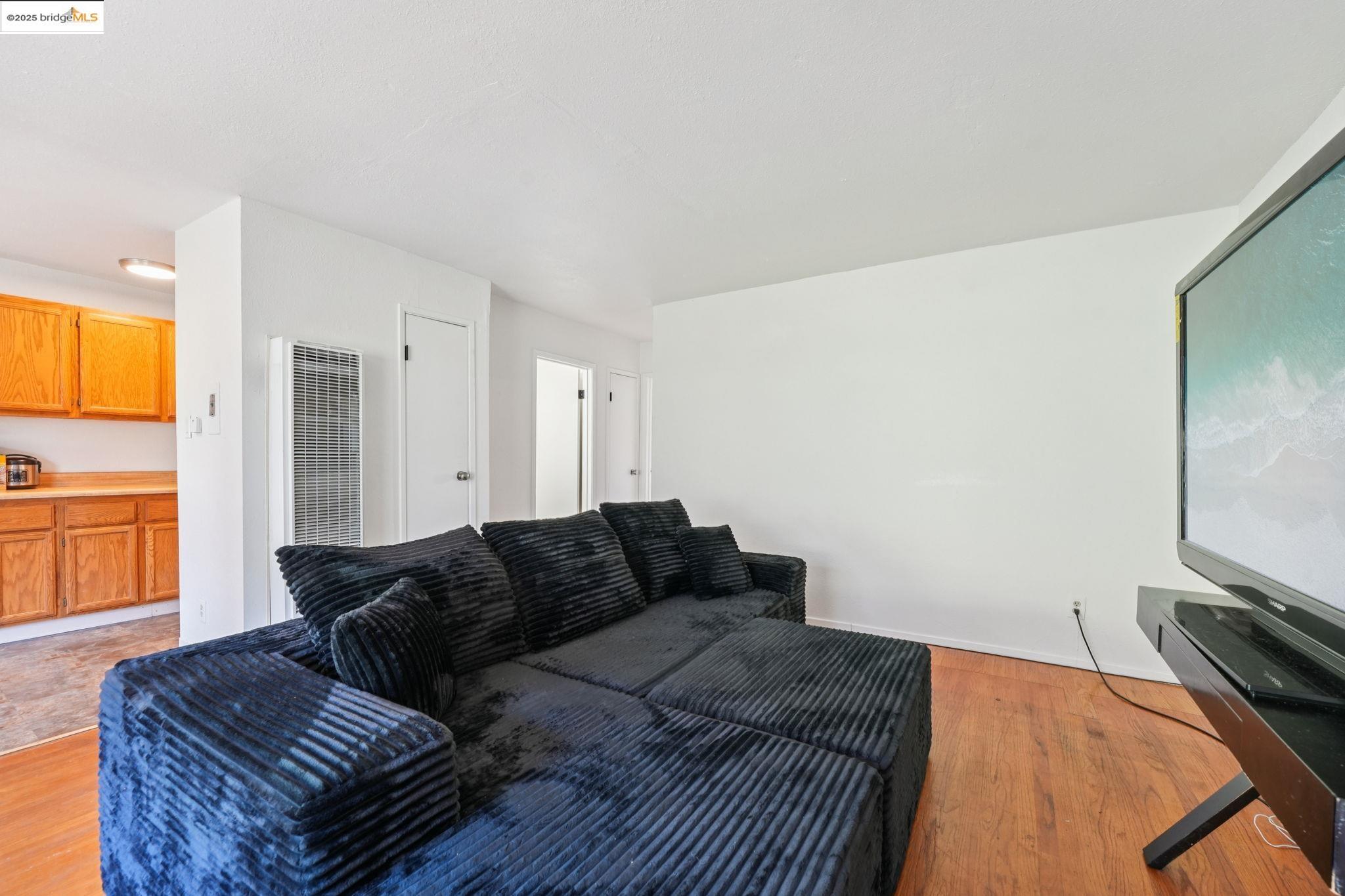 Detail Gallery Image 44 of 60 For 1091 Aileen Street, Oakland,  CA 94608 - – Beds | – Baths